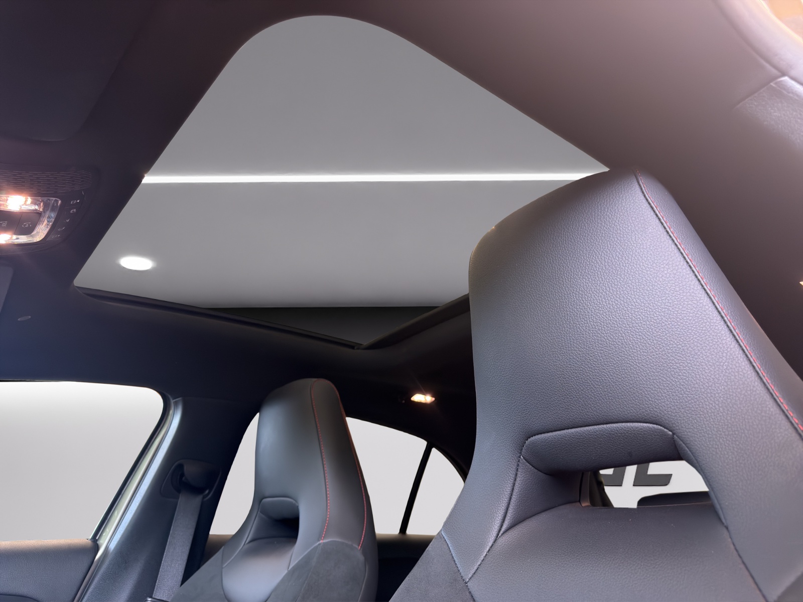 MERCEDES-BENZ A 220 AMG Line 4Matic-image-12