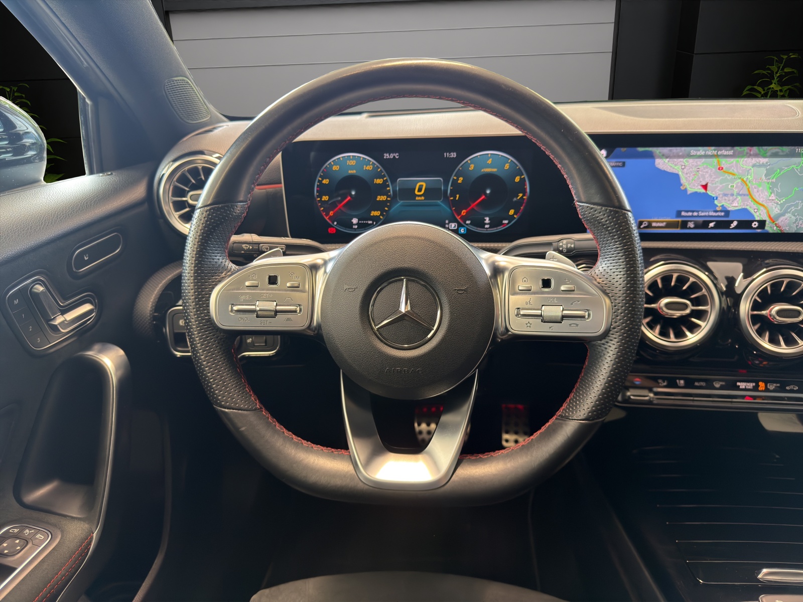 MERCEDES-BENZ A 220 AMG Line 4Matic-image-8