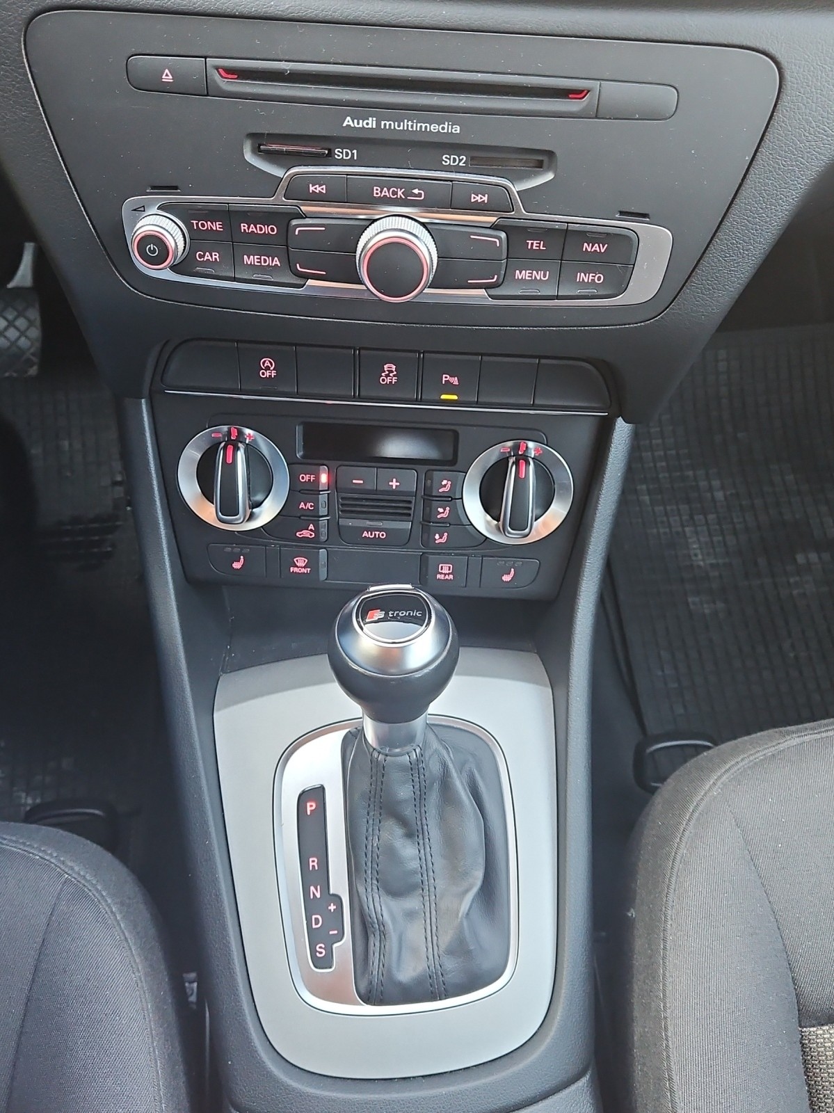 AUDI Q3 1.4 TFSI S-tronic-image-13