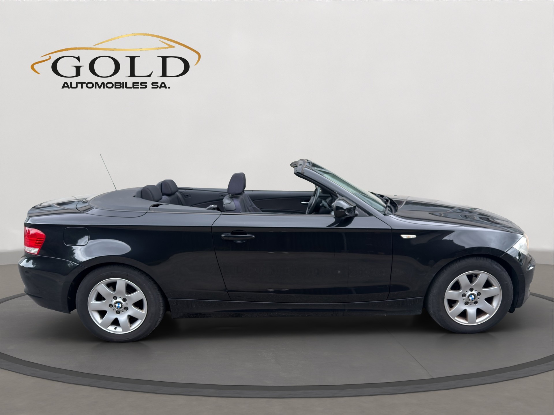 BMW 118d Cabrio-image-10