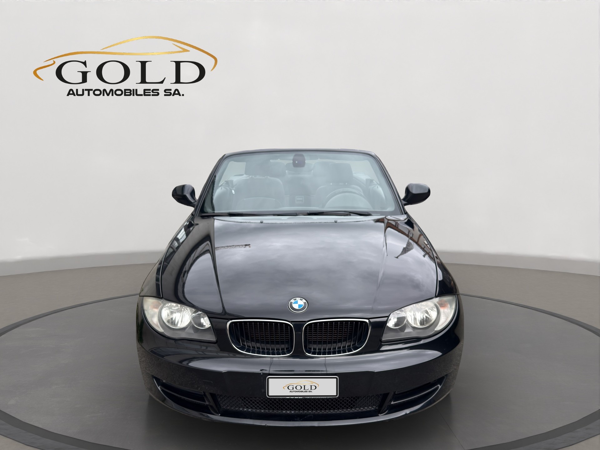 BMW 118d Cabrio-image-11