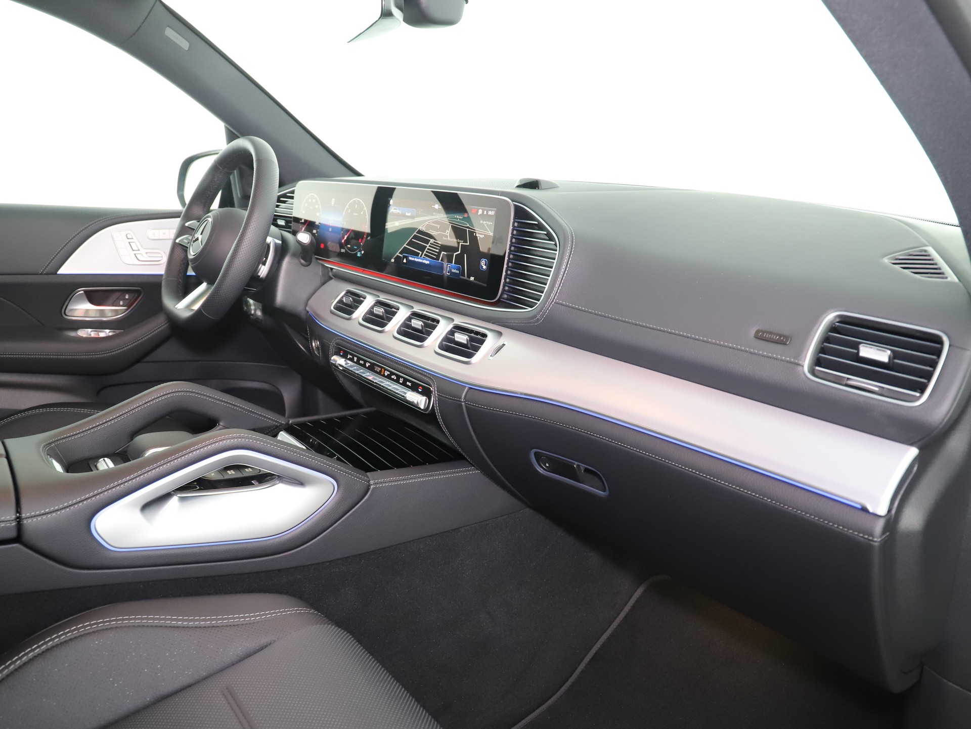 MERCEDES-BENZ GLE 300 d 4Matic-image-11