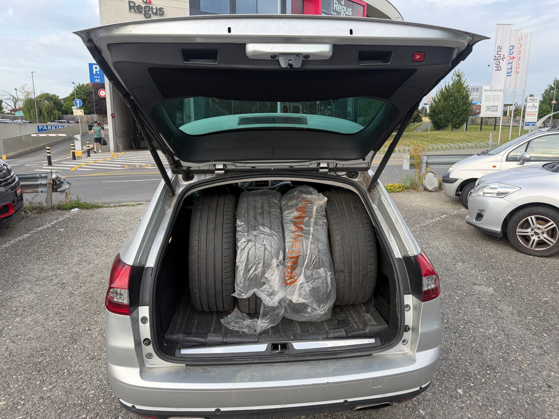 CITROEN C5 Tourer 3.0 HDi V6 Exclusive Automatic-image-5