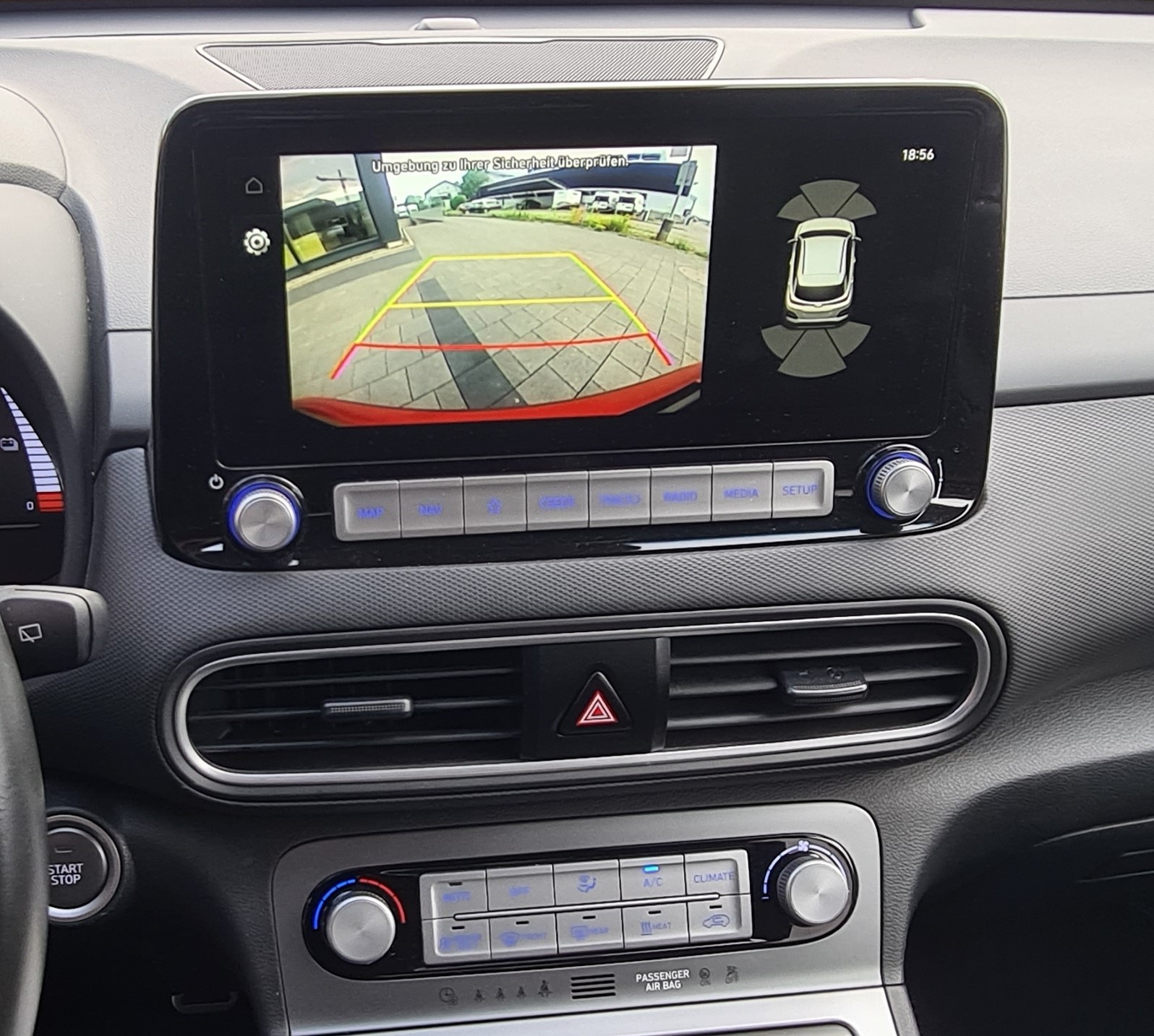 HYUNDAI Kona EV Amplia-image-14