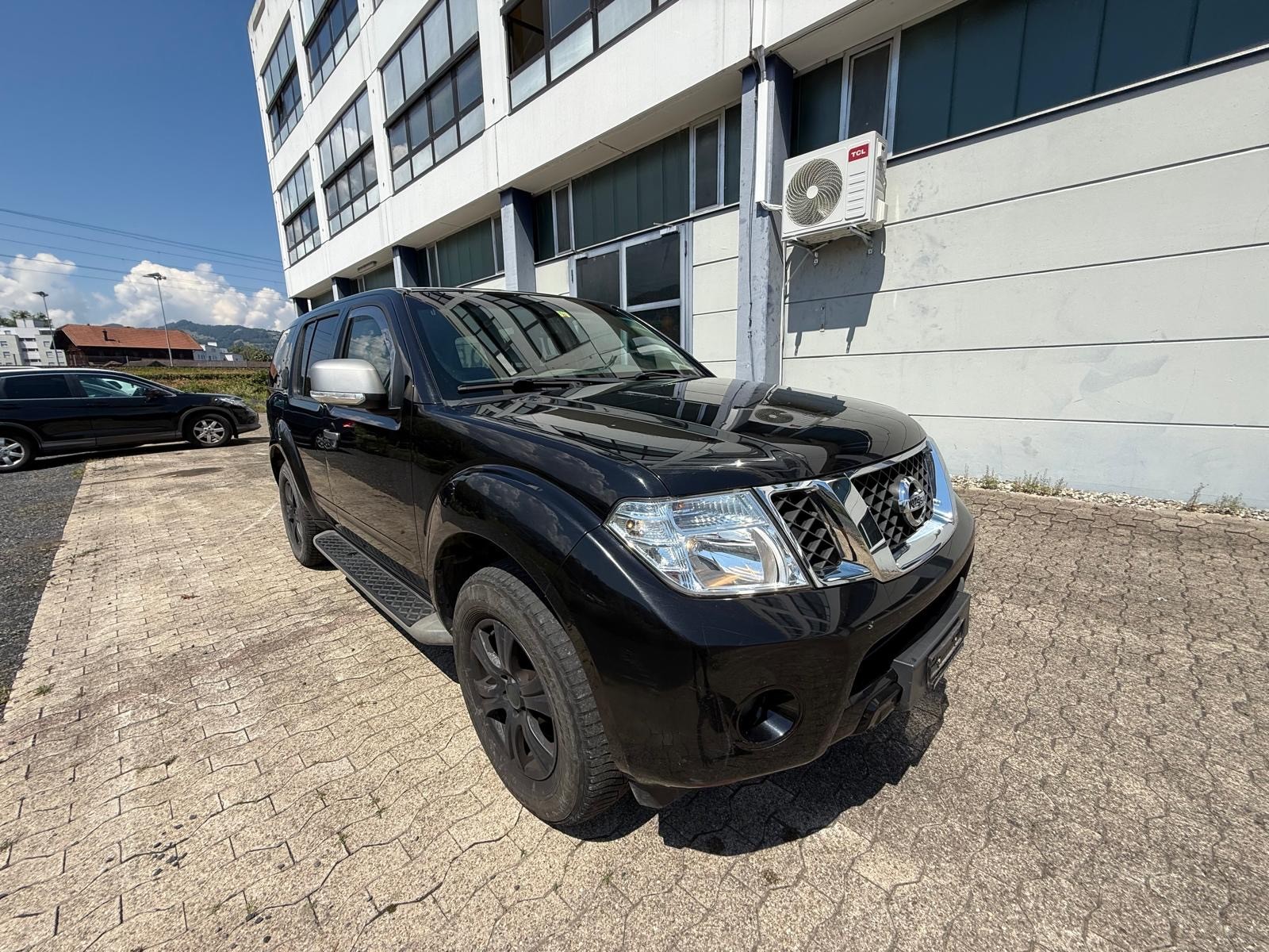 NISSAN Pathfinder 2.5 dCi Platinum Automatic