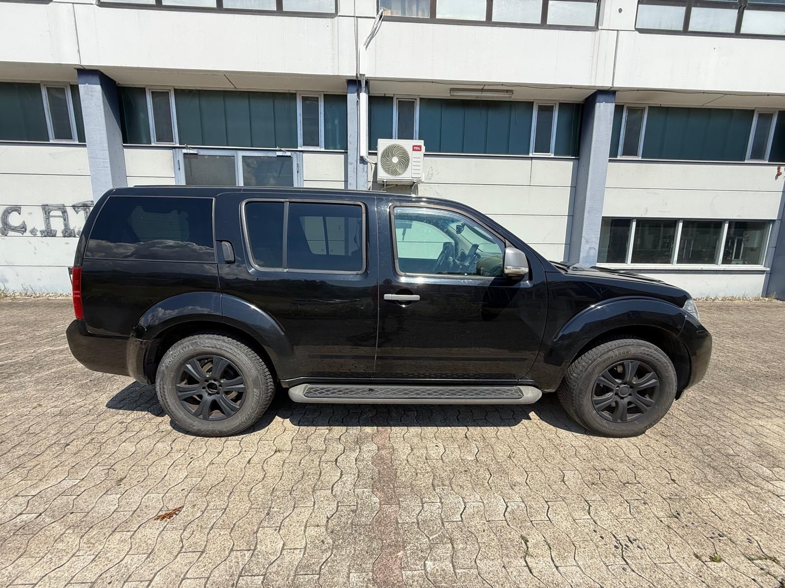 NISSAN Pathfinder 2.5 dCi Platinum Automatic-image-4