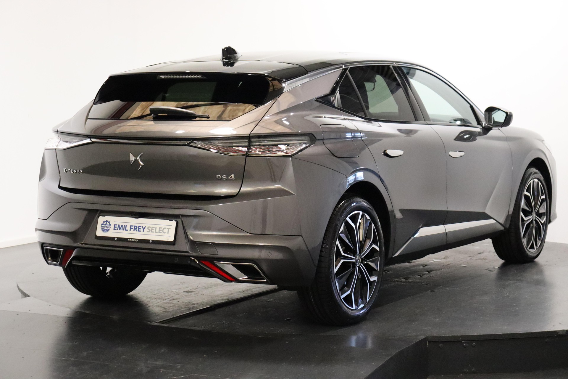 DS AUTOMOBILES 4 1.6 E-Tense Rivoli-showroom-element-2