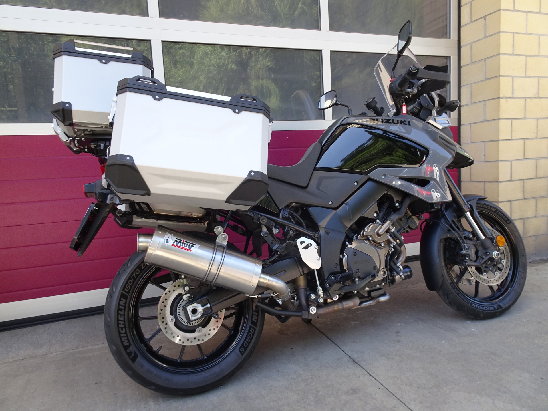 SUZUKI DL 1050 ABS-image-8