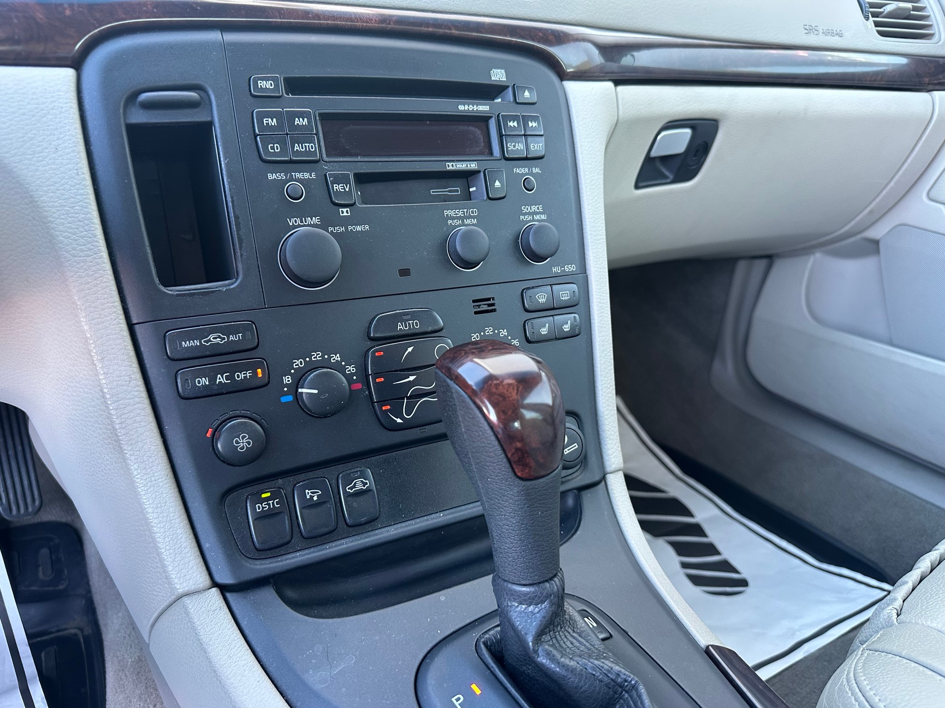 VOLVO S80 D5 Executive A-image-11