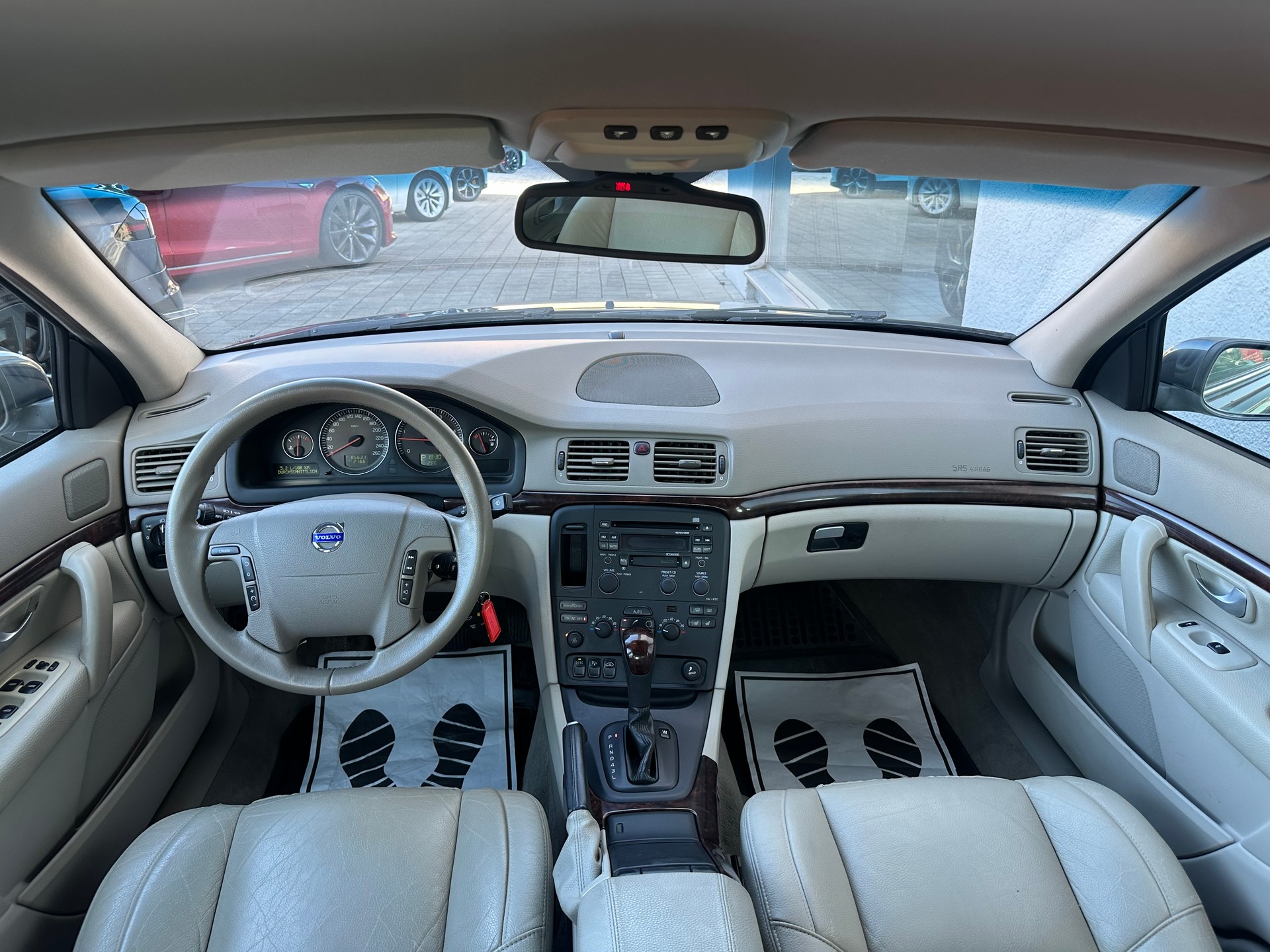 VOLVO S80 D5 Executive A-image-8