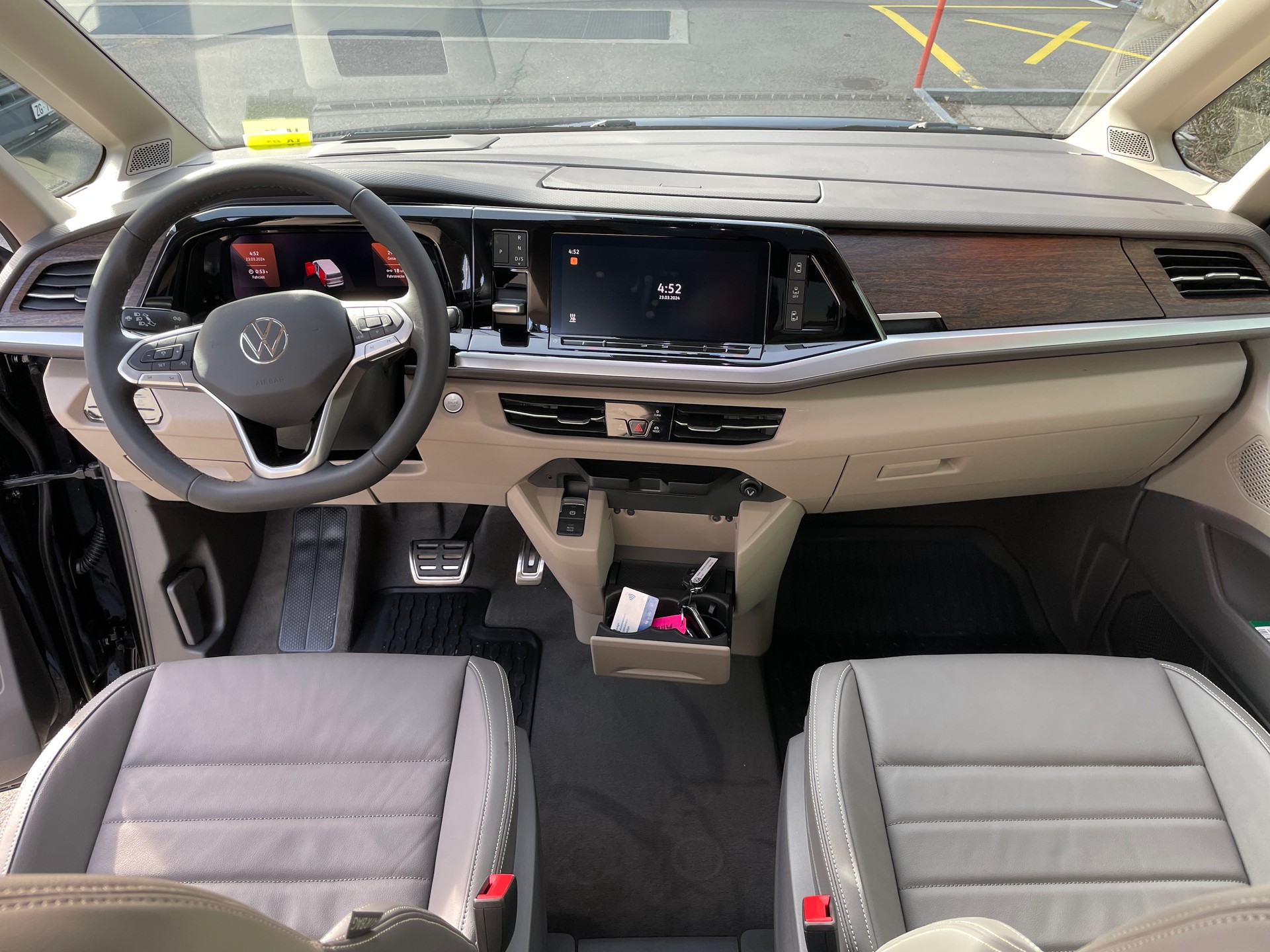 VW Multivan 1.4 eHybrid Style DSG - 6 Sitzer-image-16