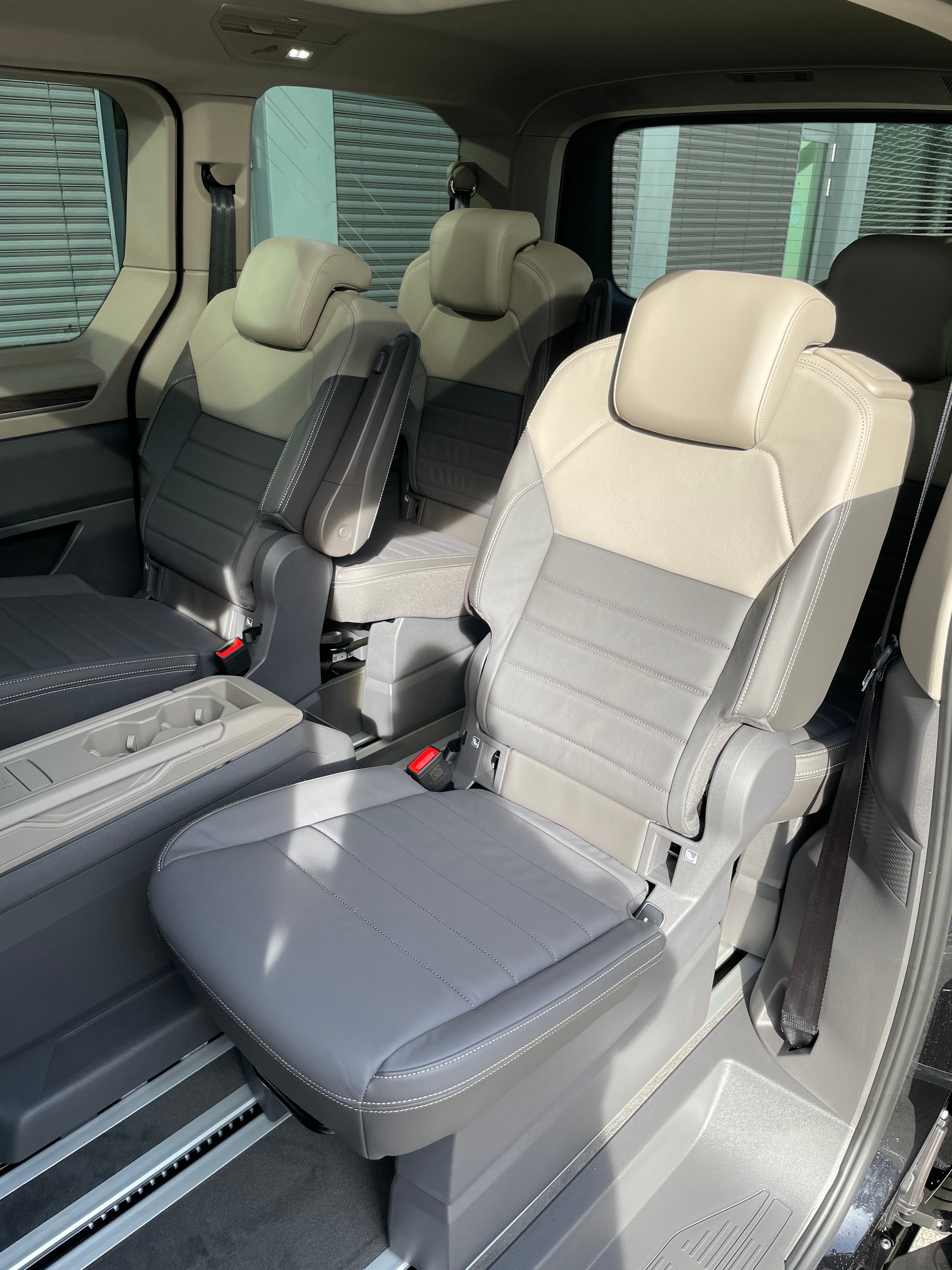 VW Multivan 1.4 eHybrid Style DSG - 6 Sitzer-image-14