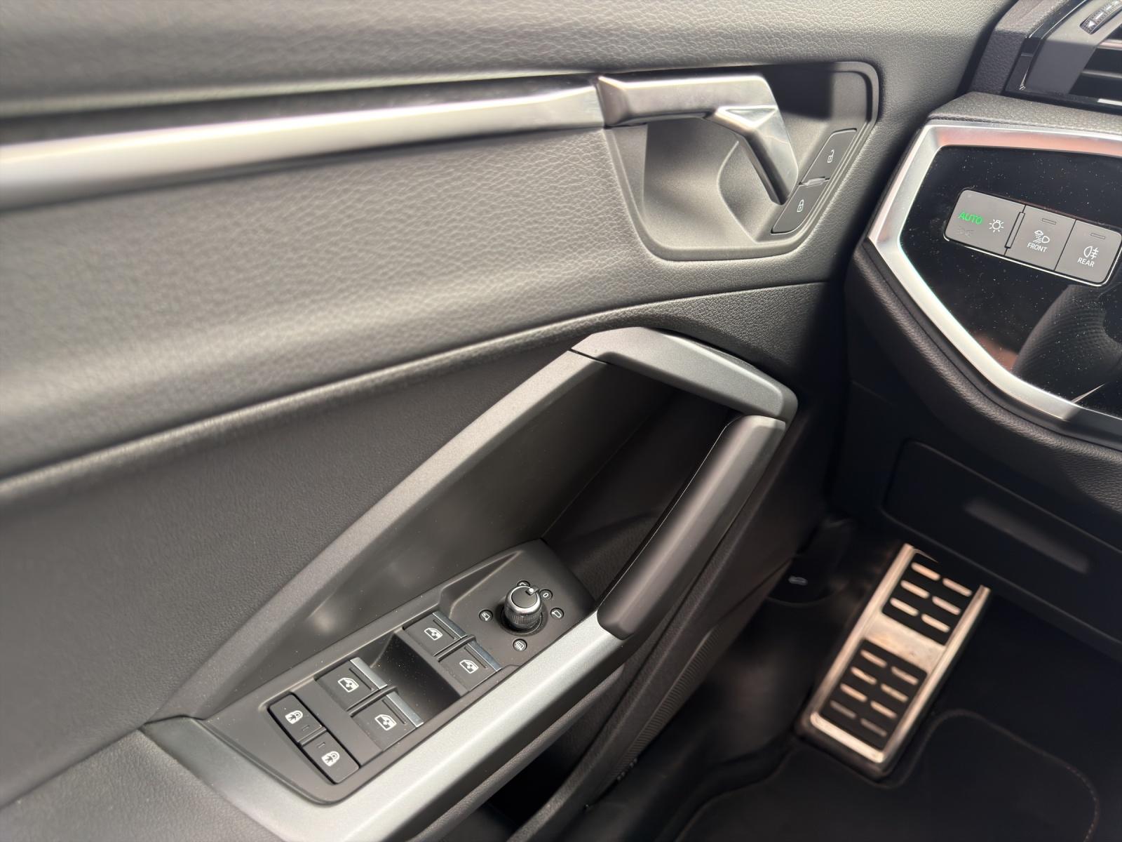 AUDI Q3 Sportback 40 TFSI S line quattro S-tronic (CH)-image-16