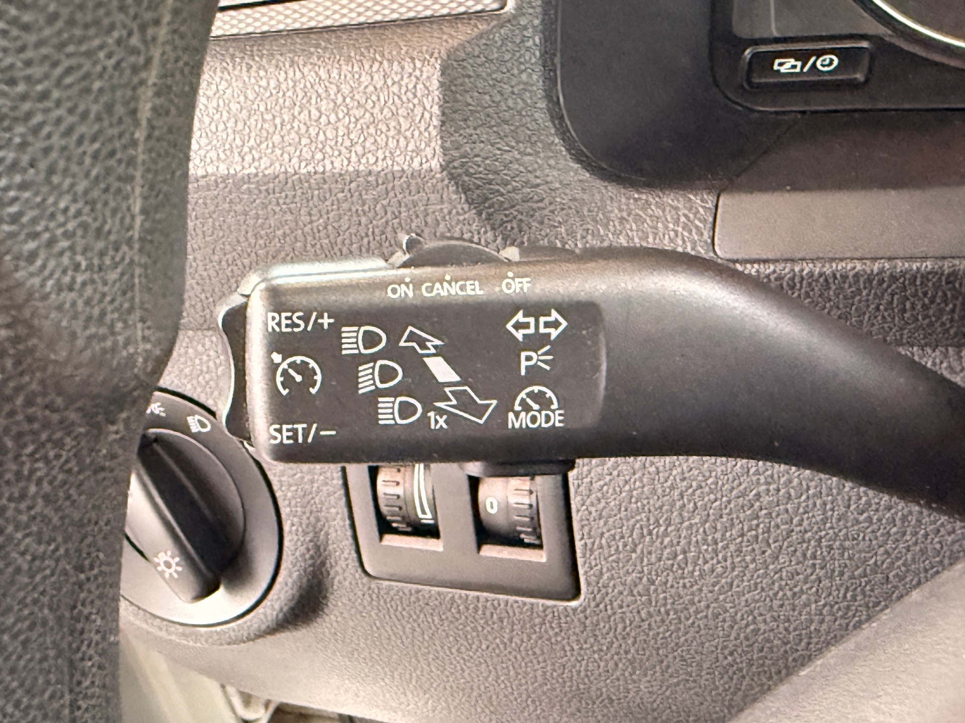 VW Caddy 2.0TDI 4Motion BlueMotion Technology-image-17