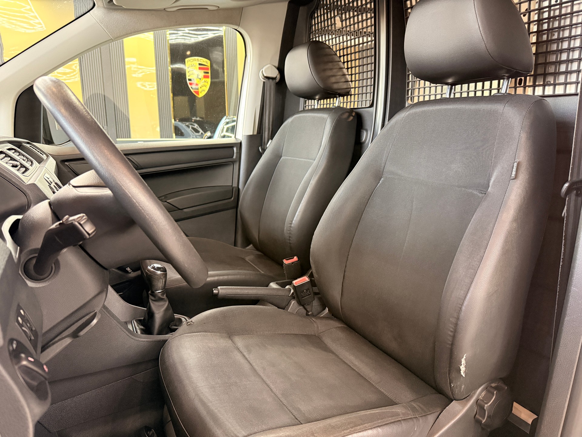 VW Caddy 2.0TDI 4Motion BlueMotion Technology-image-9
