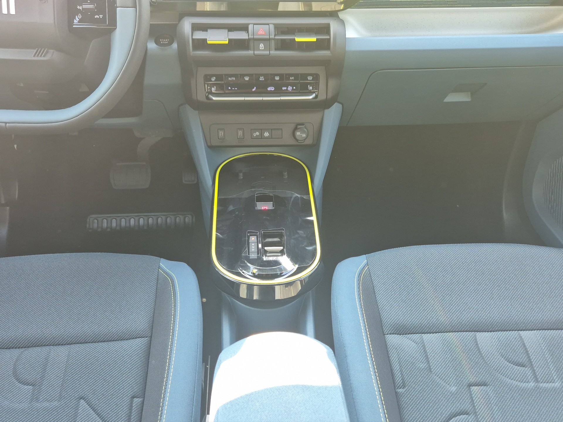 FIAT Grande Panda 1.2 Hybrid Icon-image-11