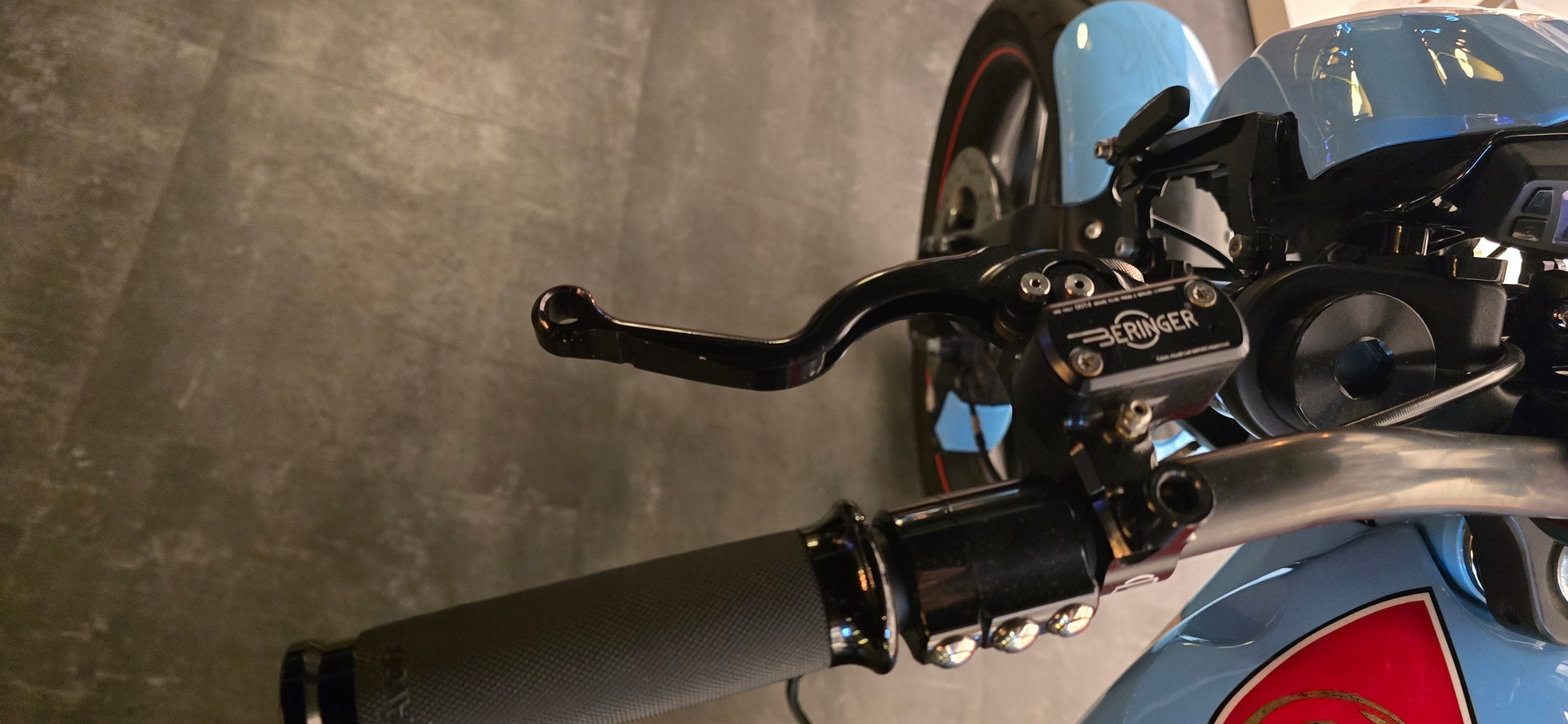 CLASSIC CYCLES Bobber-image-7