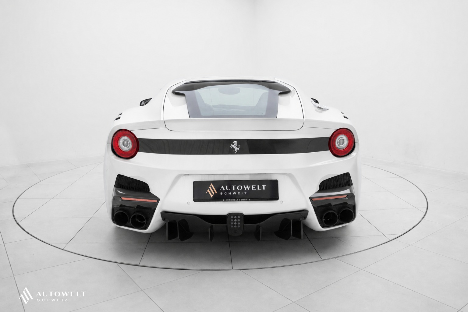 FERRARI F12 TDF-showroom-element-1