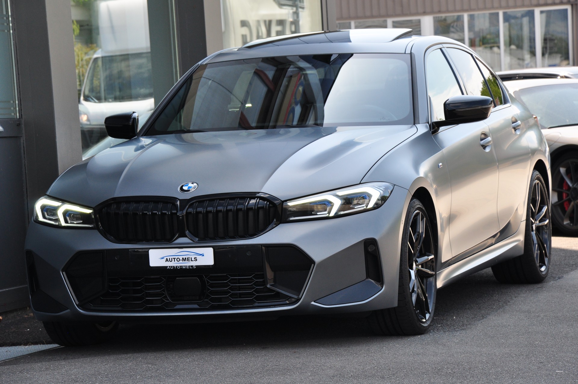 BMW 320d xDrive 48V Steptronic M Sport Pro-showroom-element-2