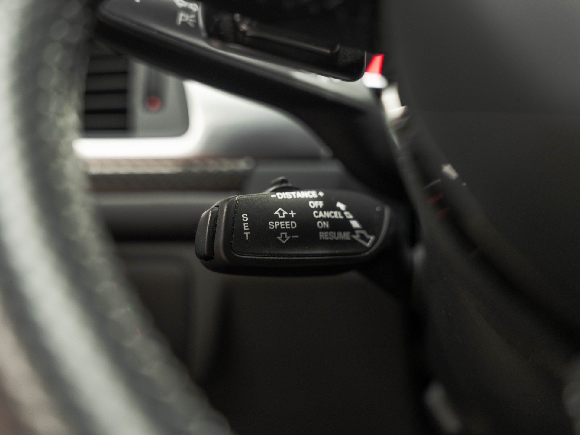 AUDI RS6 Avant 4.0 TFSI V8 quattro Tiptronic-image-25