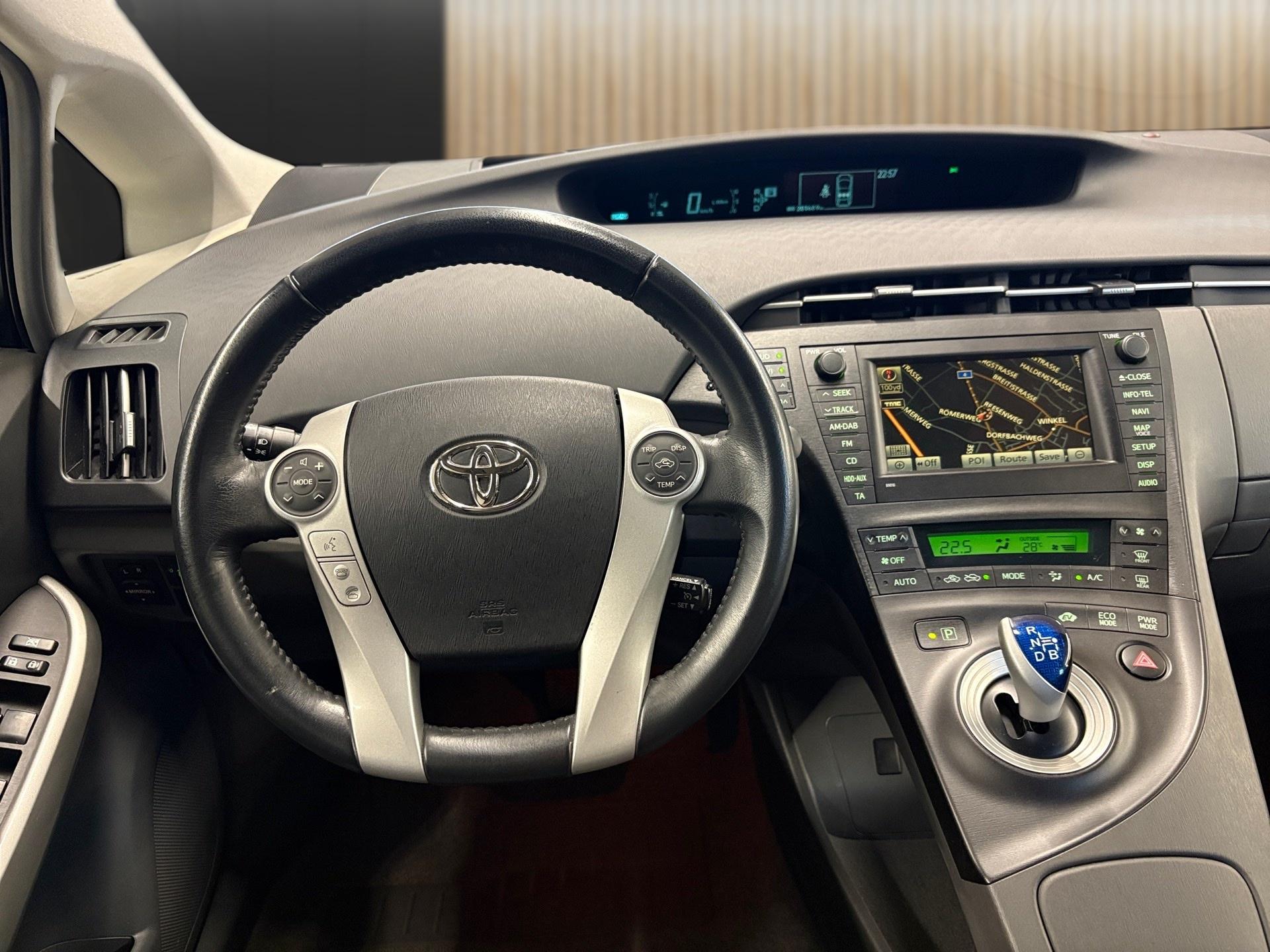 TOYOTA Prius 1.8 16V HSD Sol-image-10