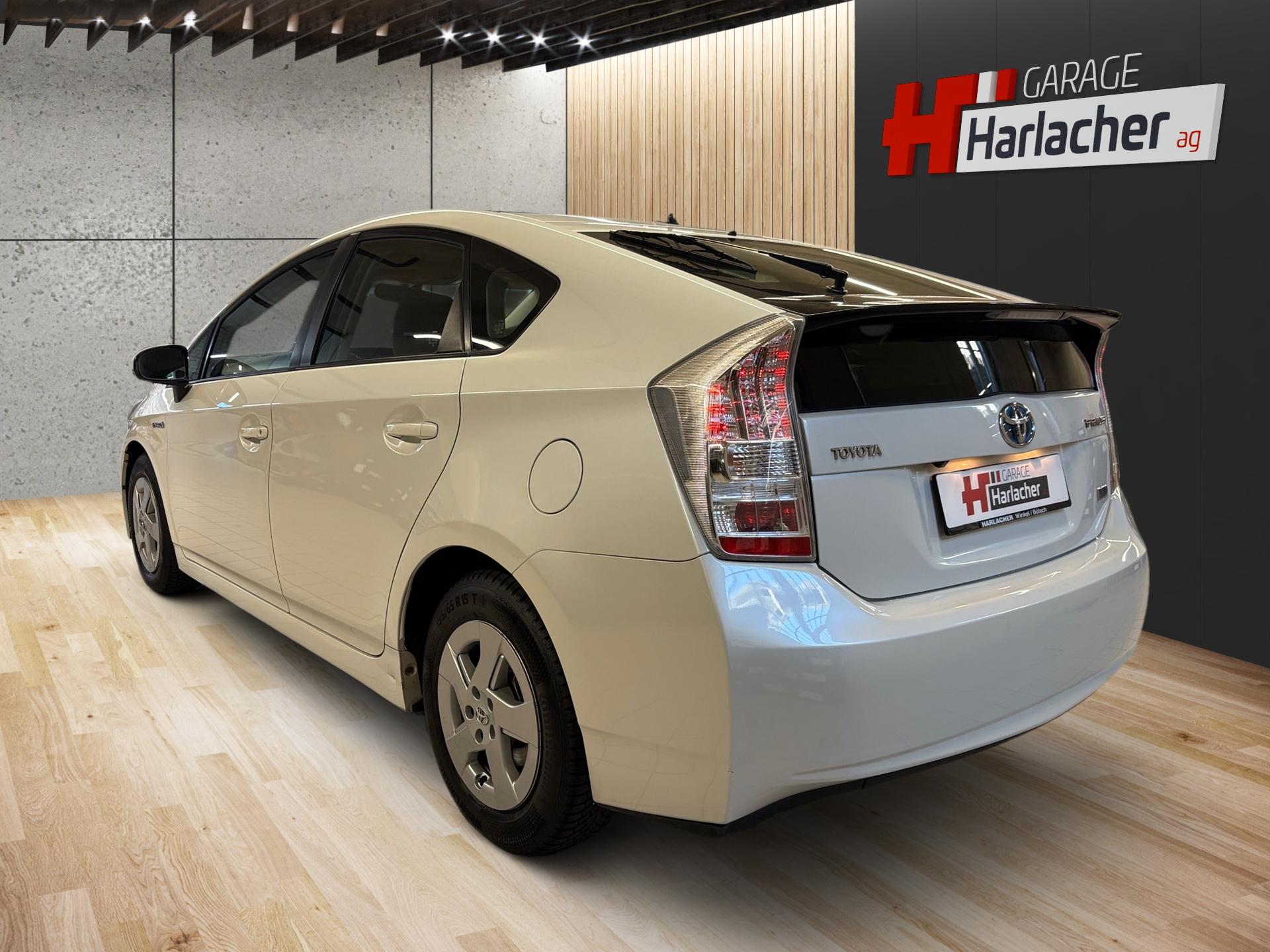 TOYOTA Prius 1.8 16V HSD Sol-image-6