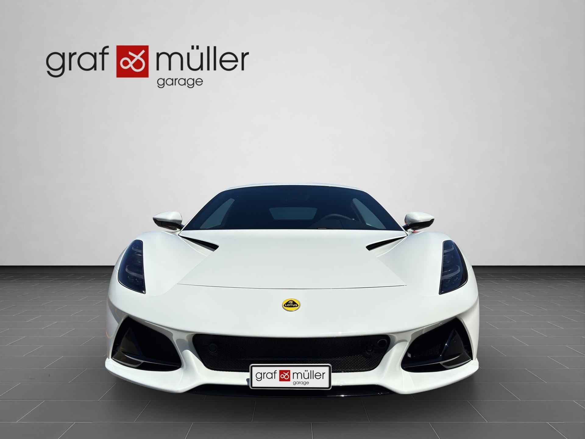 LOTUS Emira 2.0 I4 First Edition-showroom-element-2