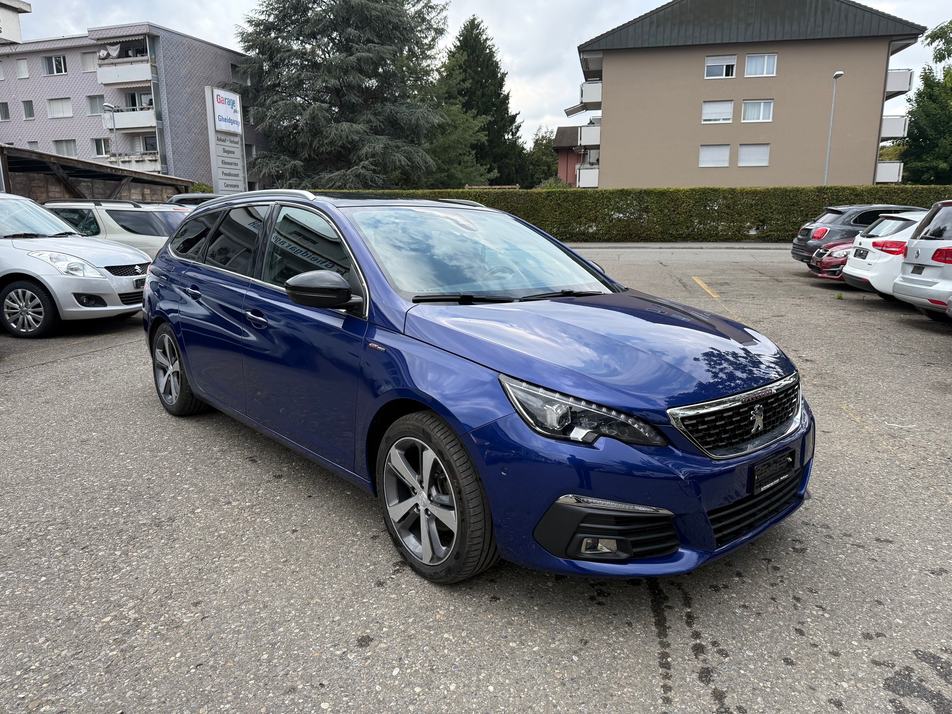 PEUGEOT 308 SW 1.5 BlueHDI GT Line EAT8-showroom-element-1