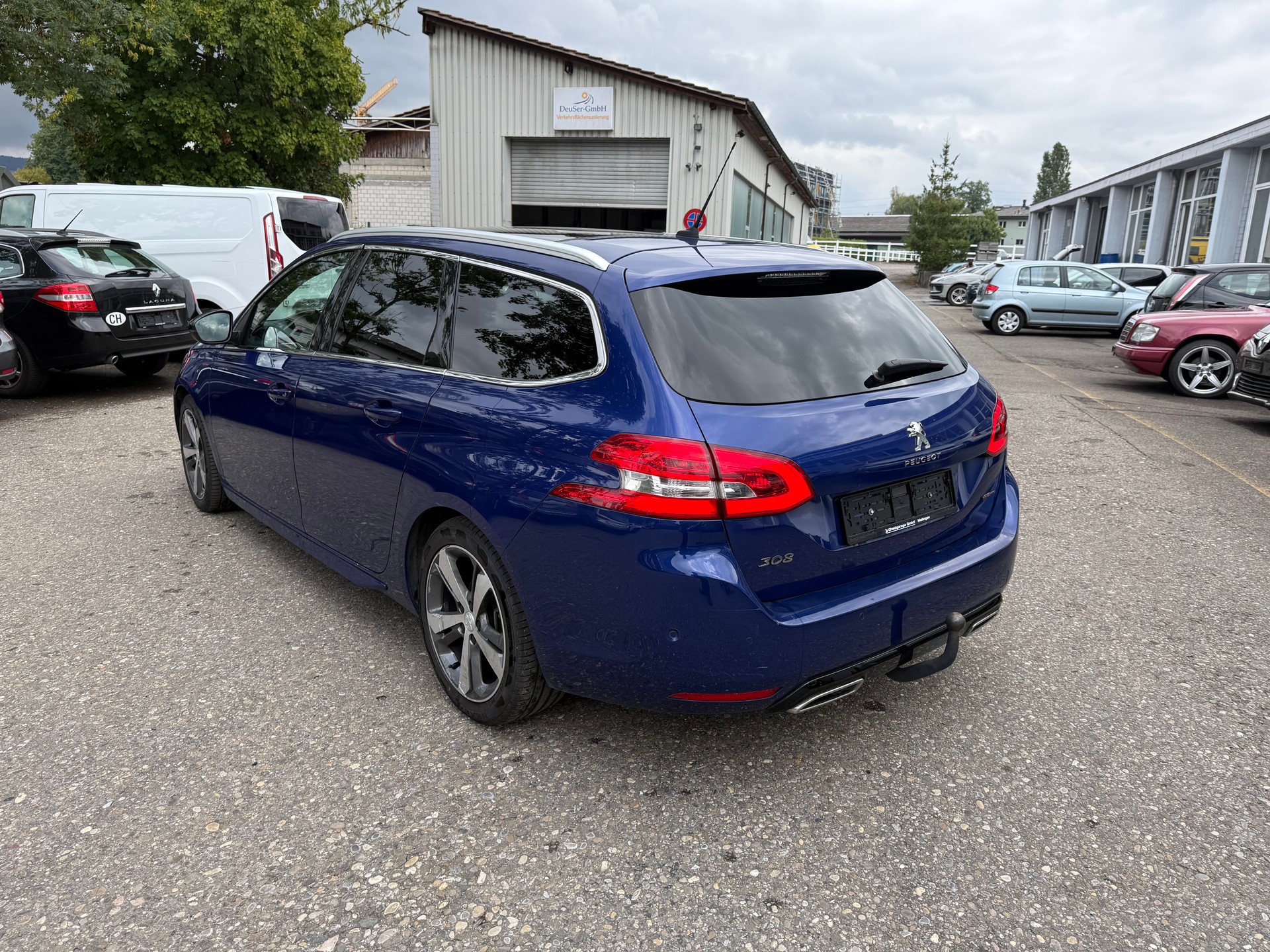 PEUGEOT 308 SW 1.5 BlueHDI GT Line EAT8-showroom-element-3
