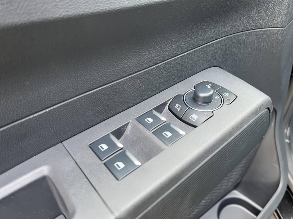 FORD Tourneo Courier 1.0 EcoBoost Titanium-image-15