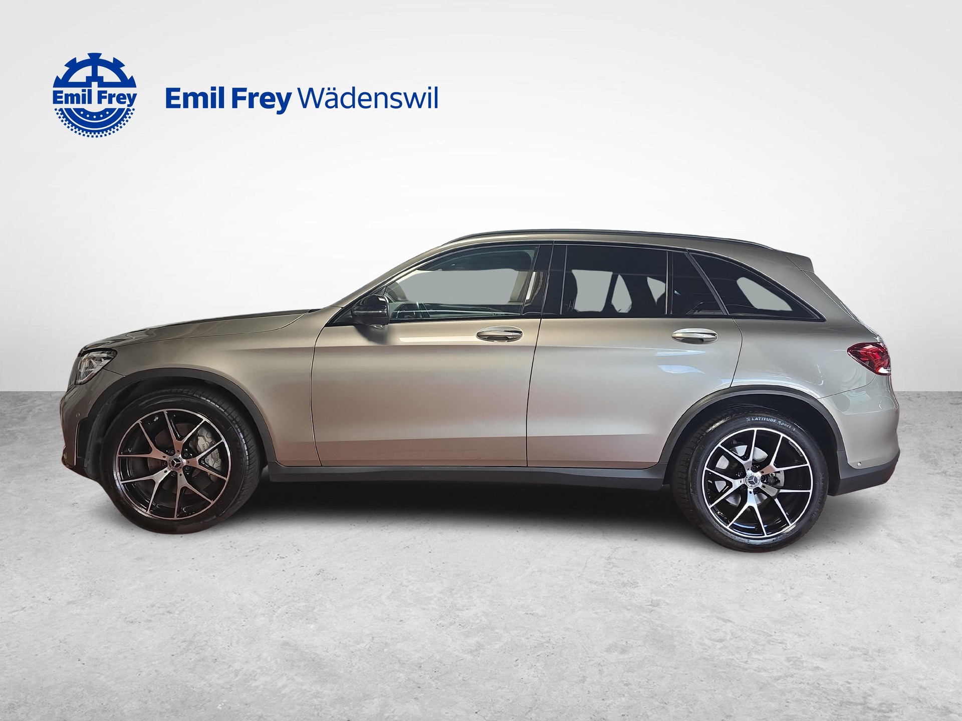 MERCEDES-BENZ GLC 300 d 4MATIC AMG Line-showroom-element-1