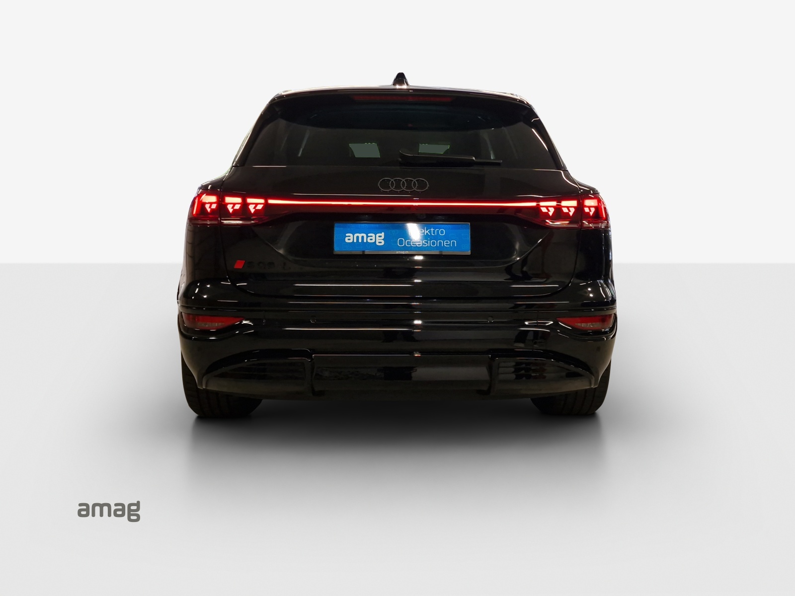 AUDI SQ6 e-tron quattro-showroom-element-3