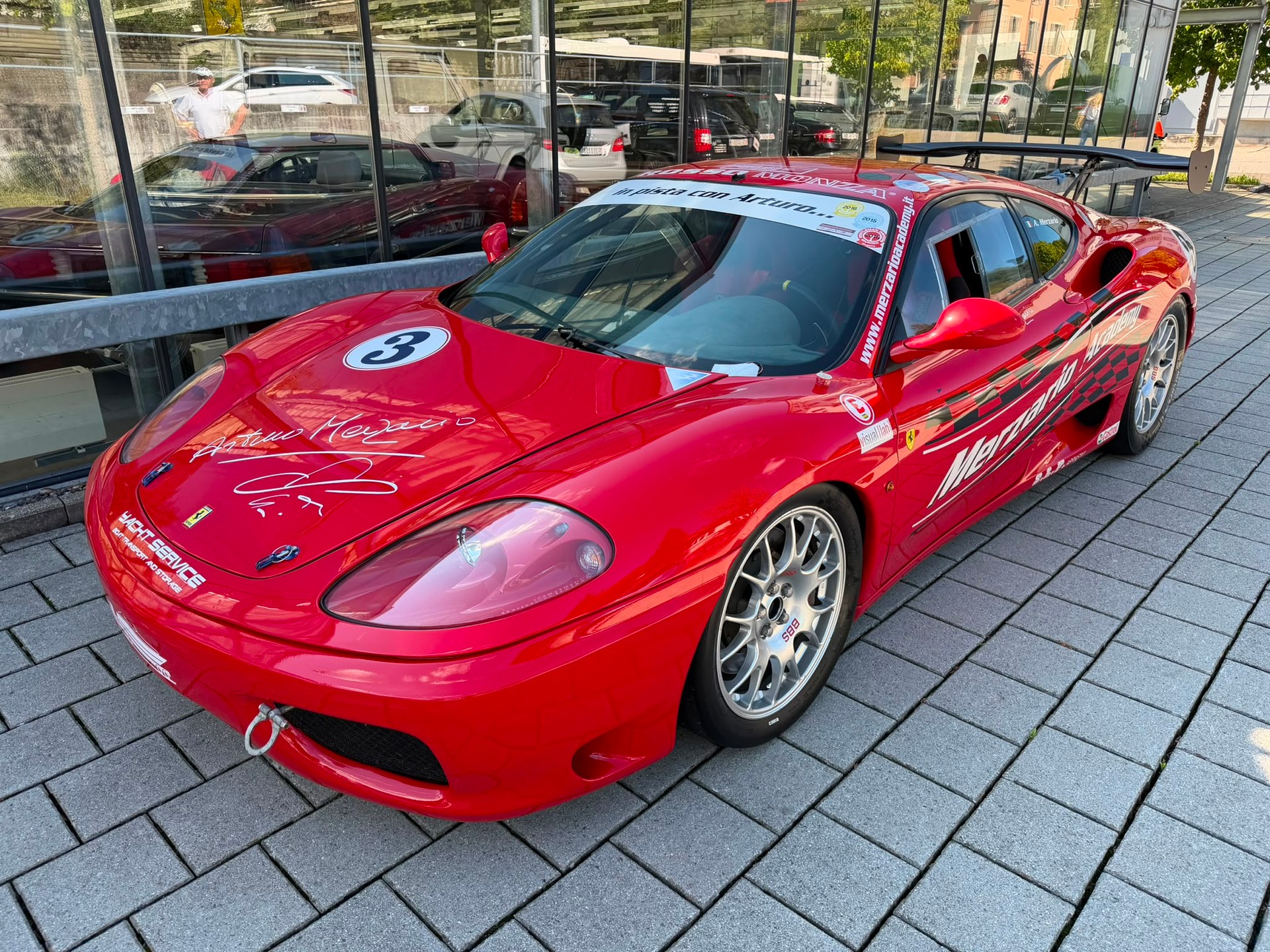 FERRARI Challenge-showroom-element-1