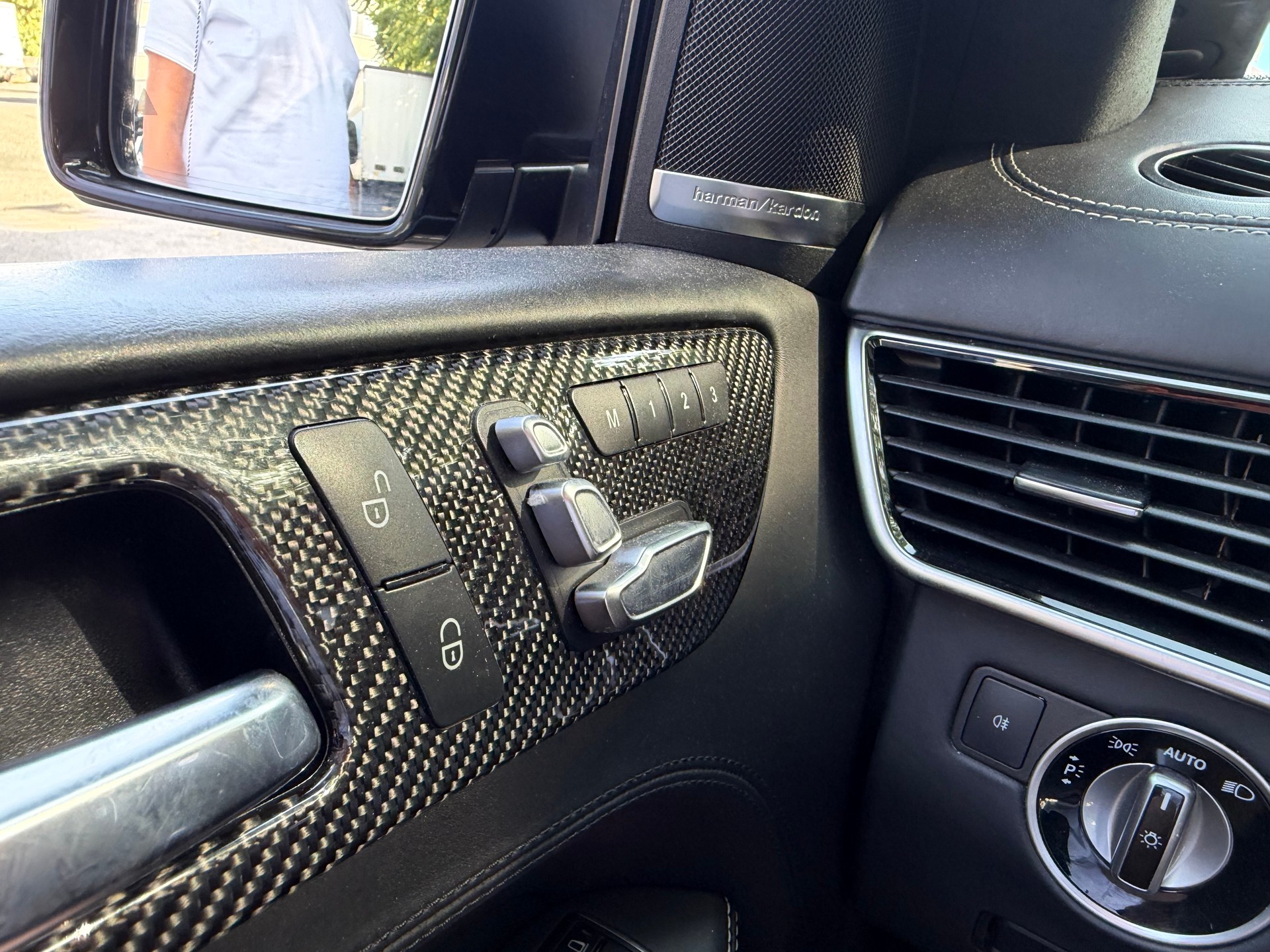 MERCEDES-BENZ GLS 63 AMG 4Matic Speedshift Plus 7G-Tronic-image-31