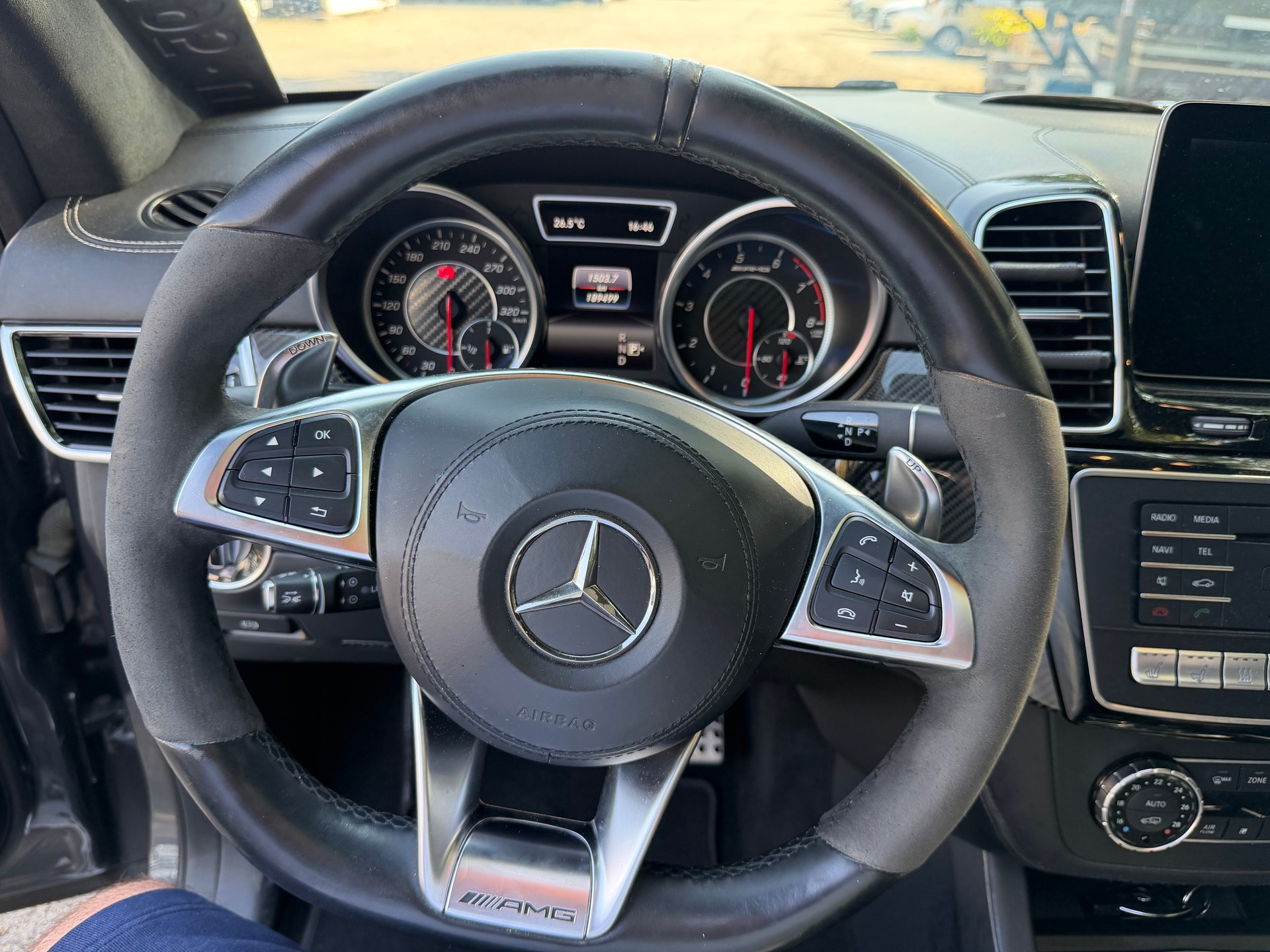 MERCEDES-BENZ GLS 63 AMG 4Matic Speedshift Plus 7G-Tronic-image-23