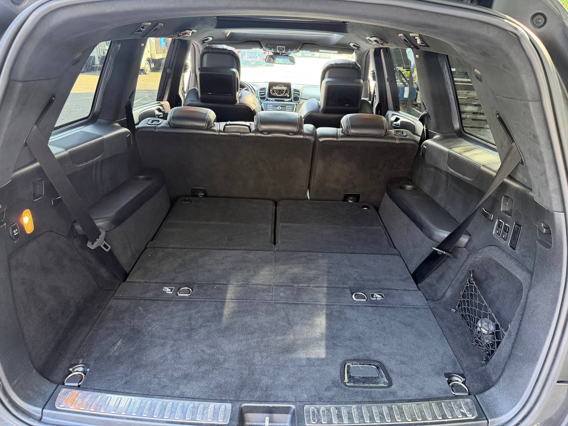 MERCEDES-BENZ GLS 63 AMG 4Matic Speedshift Plus 7G-Tronic-image-9