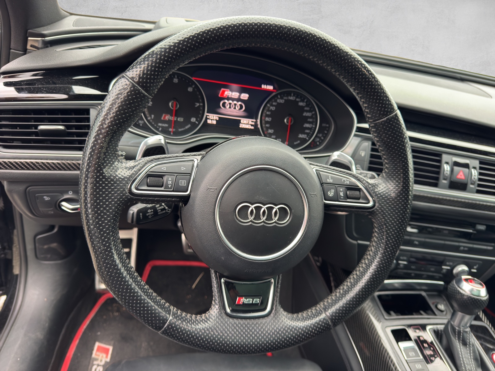 AUDI RS6 Avant 4.0 TFSI V8 quattro Tiptronic-image-8