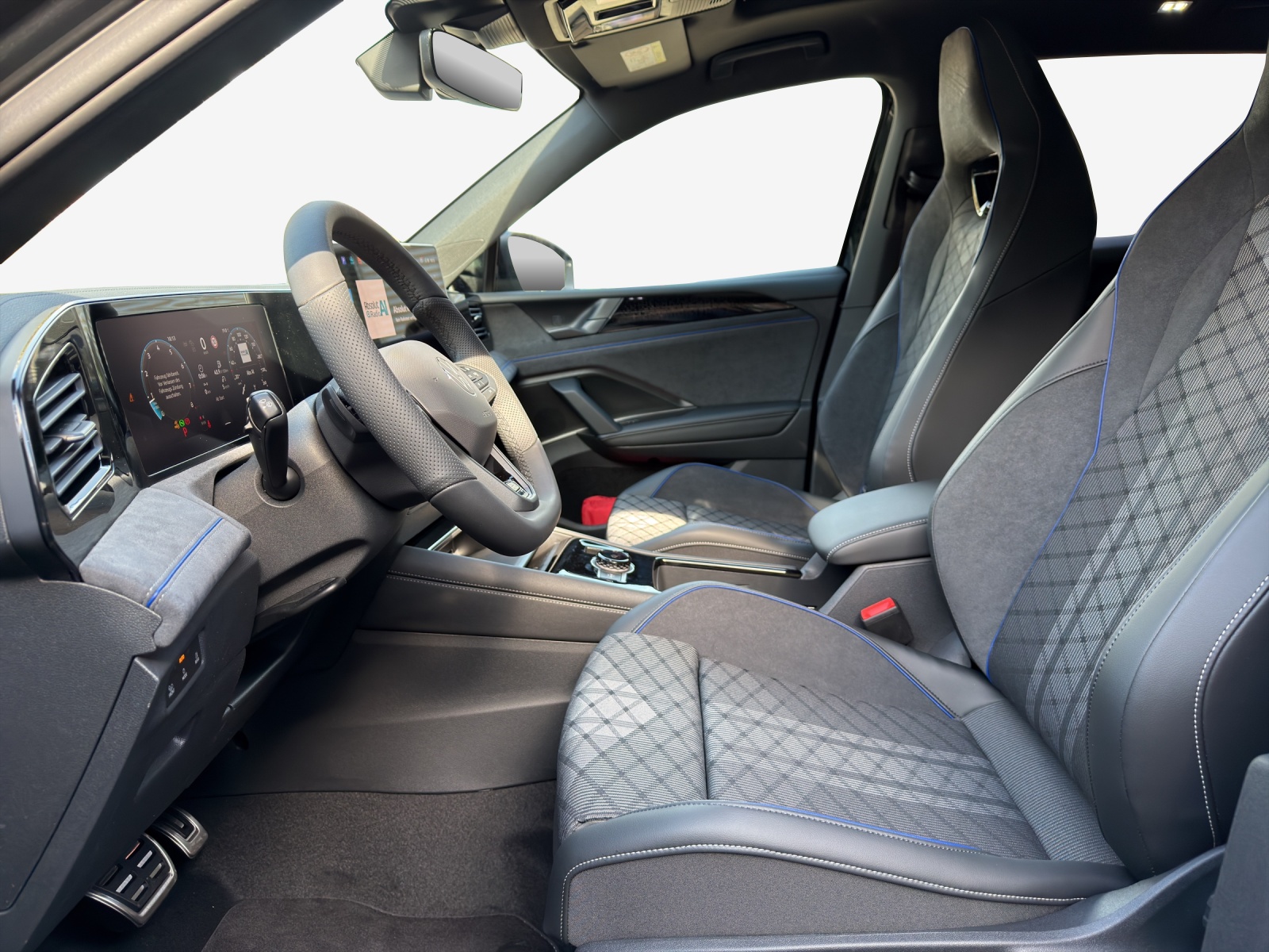 VW Tiguan 2.0 TSI DSG R-Line Plus 4Motion-image-7