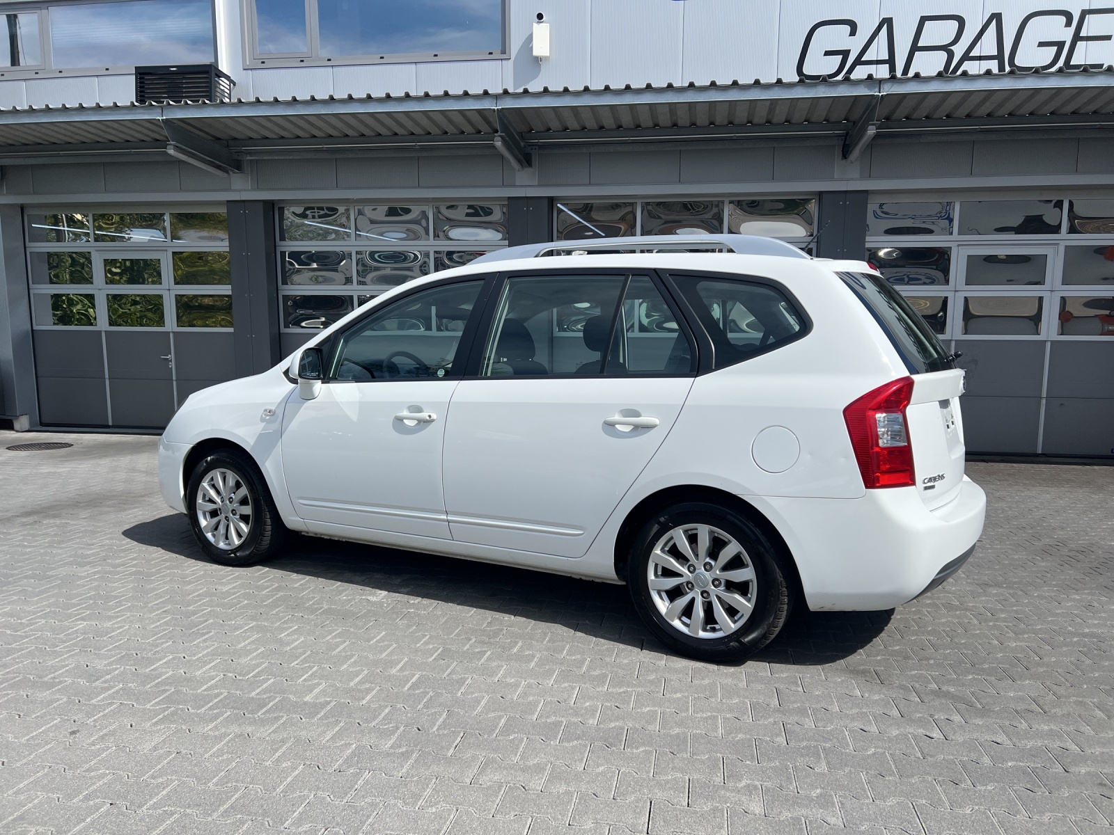 KIA Carens 1.6 CVVT Classic-showroom-element-2