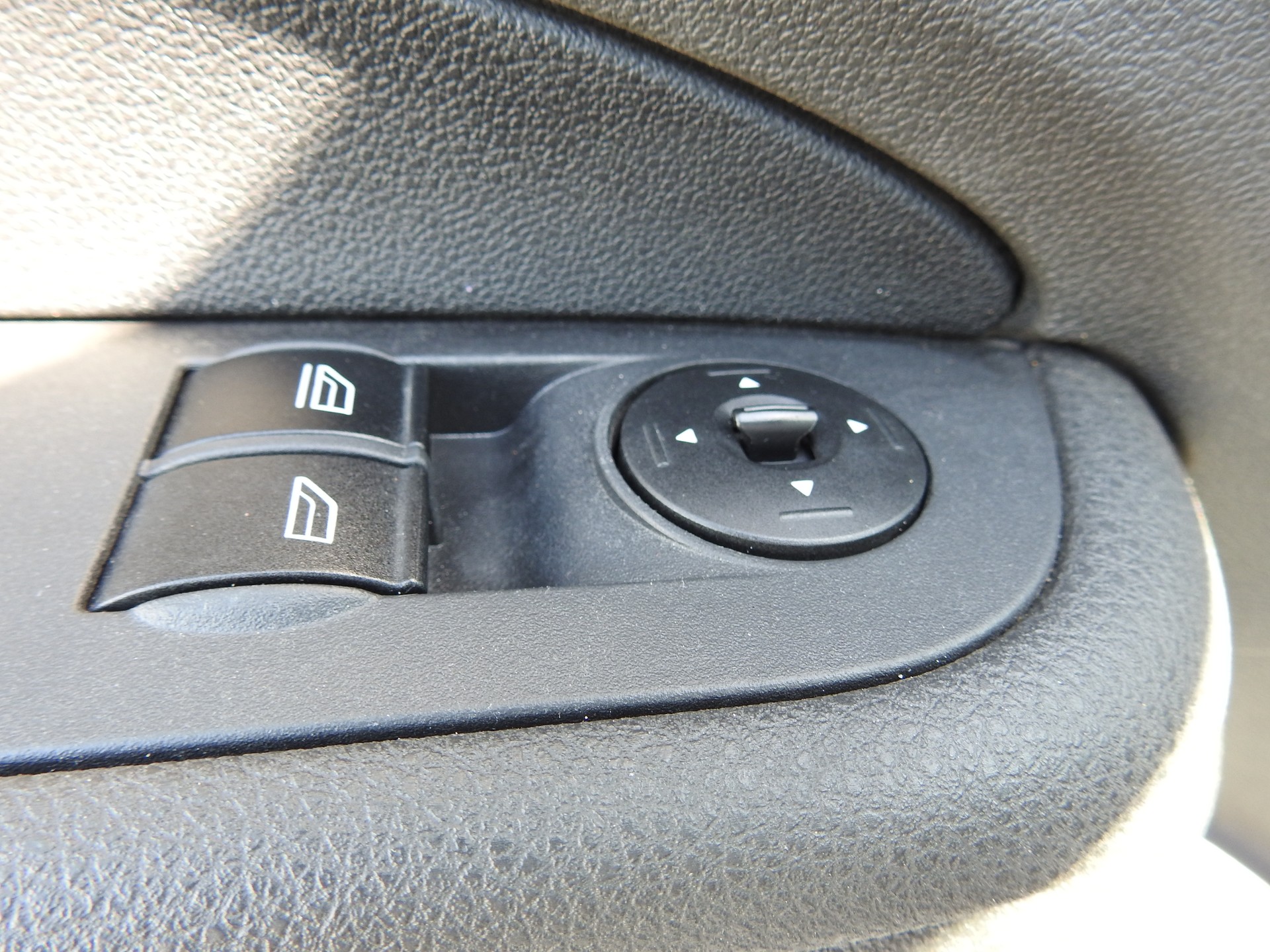 FORD Focus 1.8i Carving-image-23