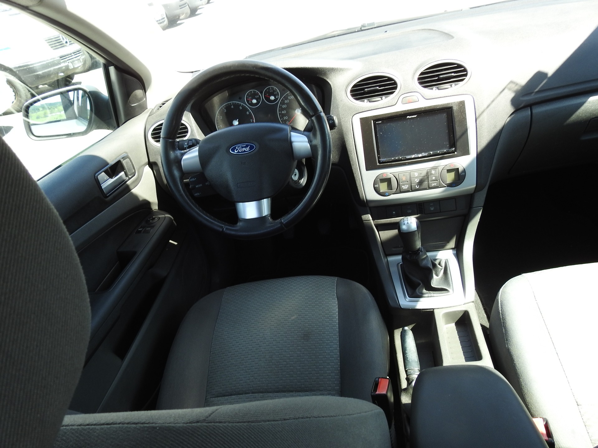 FORD Focus 1.8i Carving-image-19