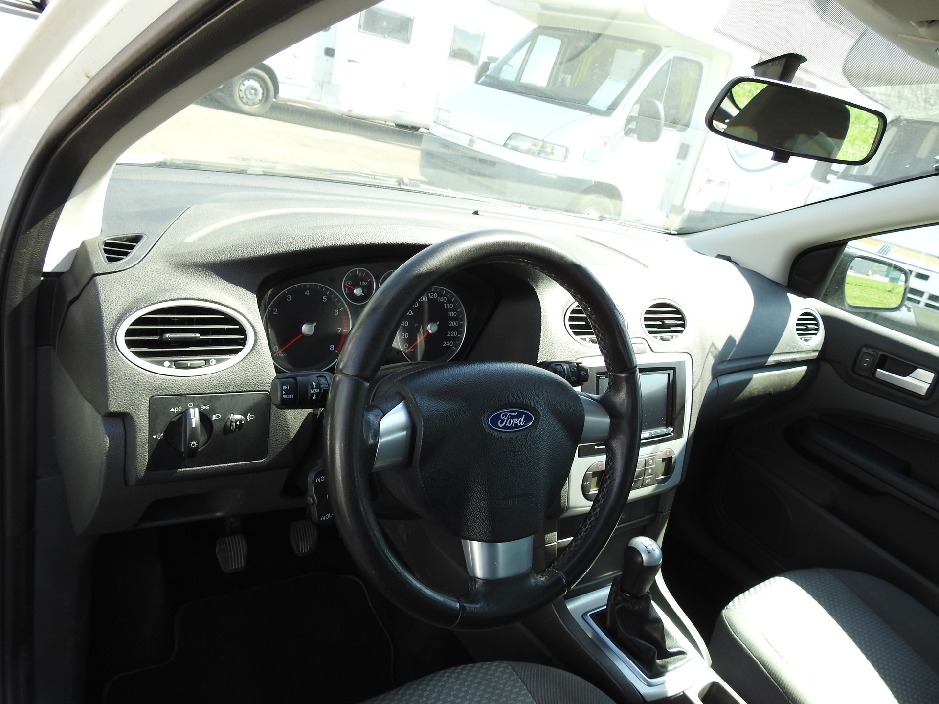 FORD Focus 1.8i Carving-image-12