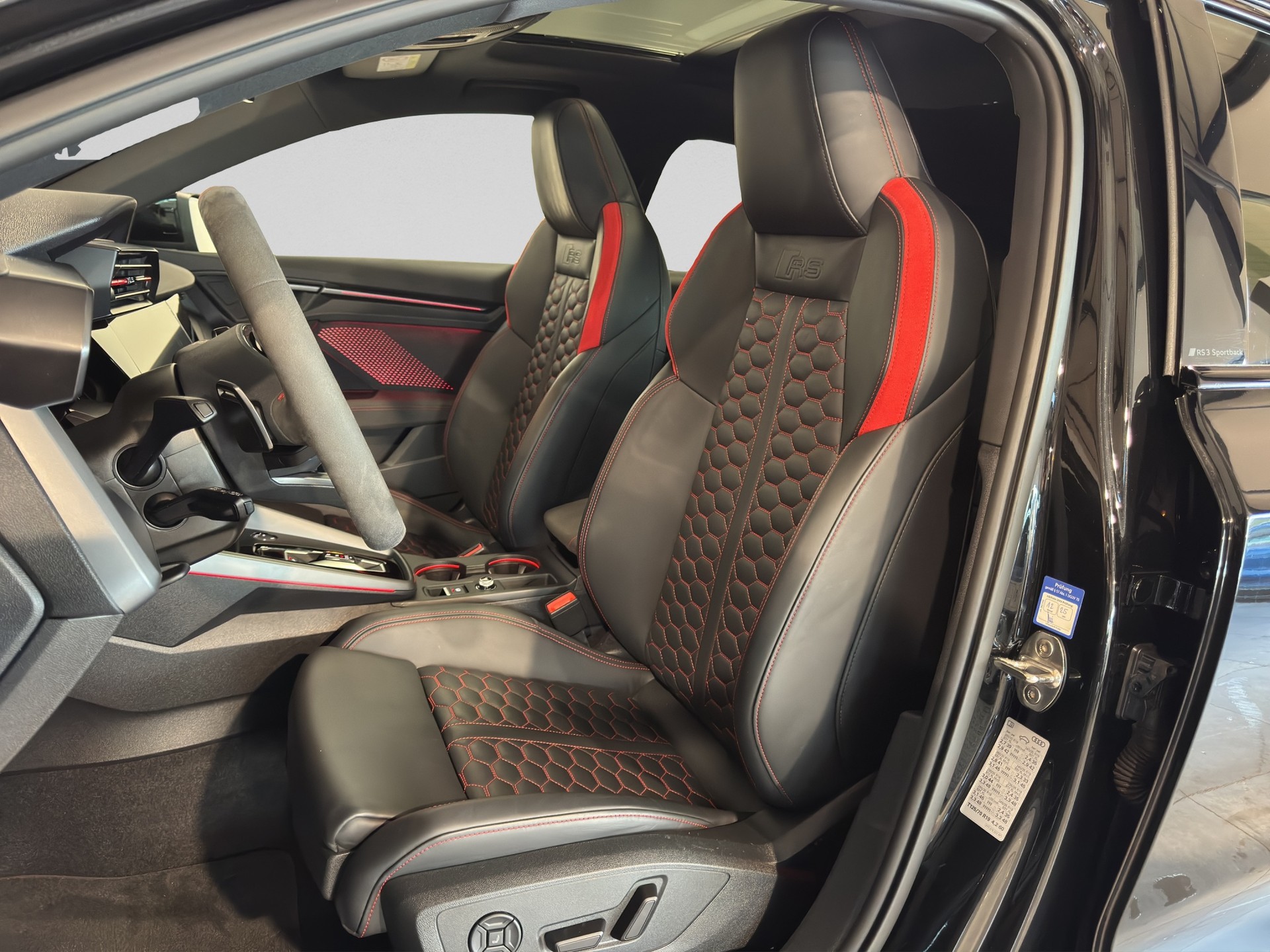 AUDI RS3 Sportback 2.5 TSI quattro S-tronic-image-8