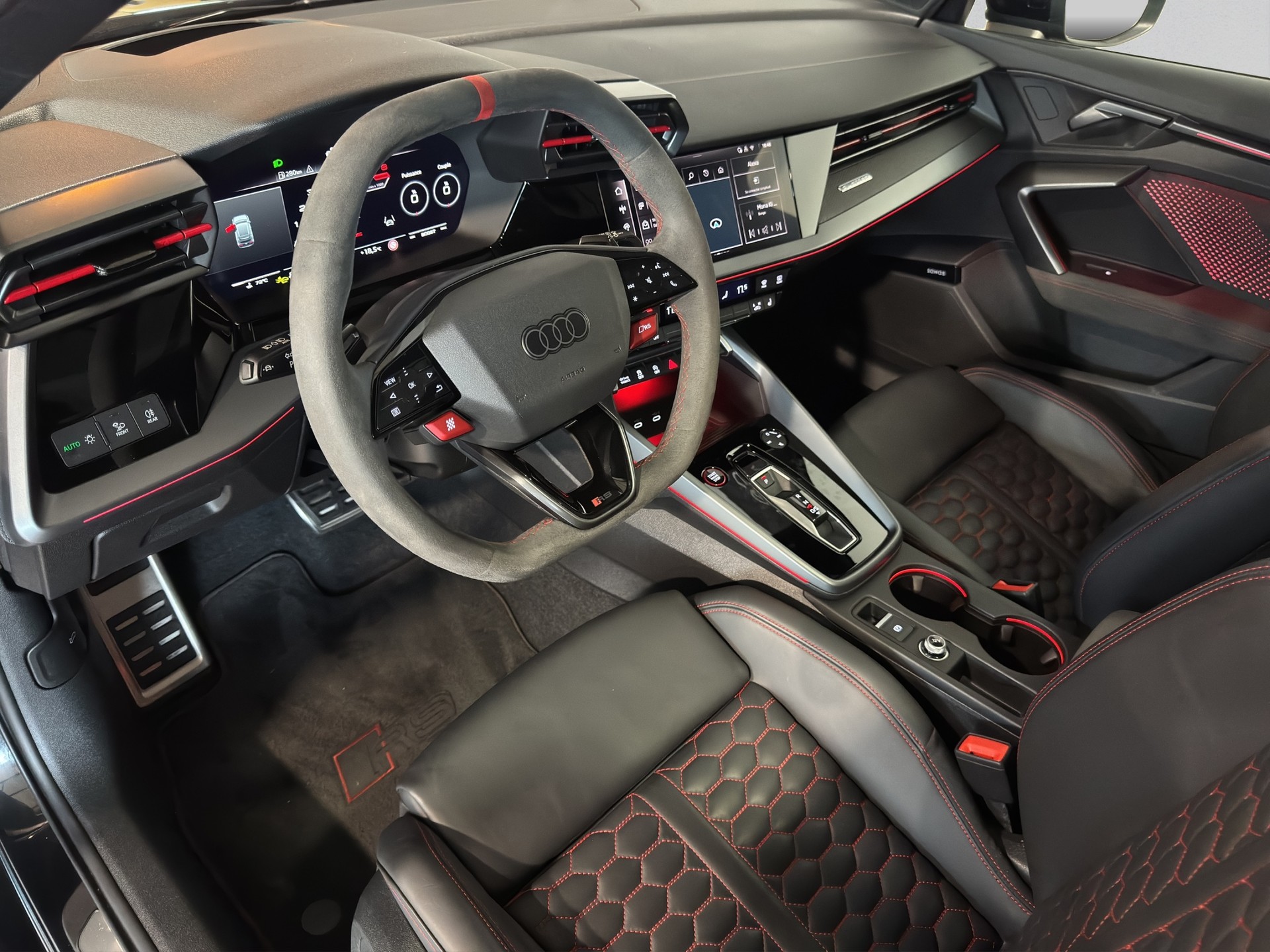AUDI RS3 Sportback 2.5 TSI quattro S-tronic-image-9