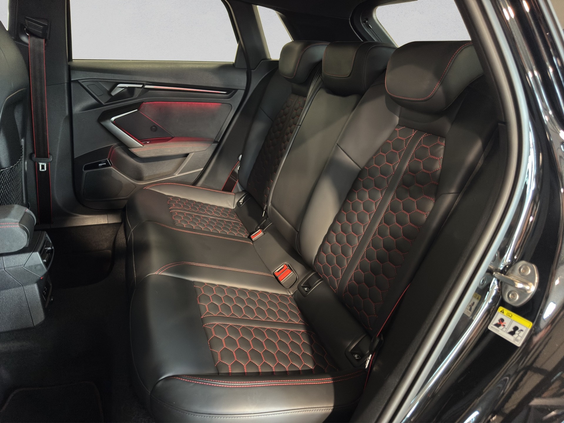 AUDI RS3 Sportback 2.5 TSI quattro S-tronic-image-12