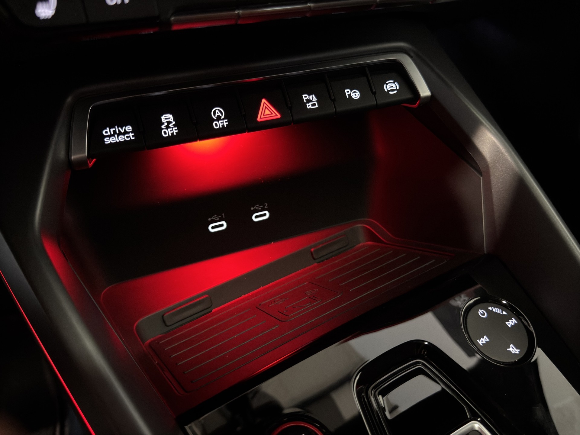 AUDI RS3 Sportback 2.5 TSI quattro S-tronic-image-28