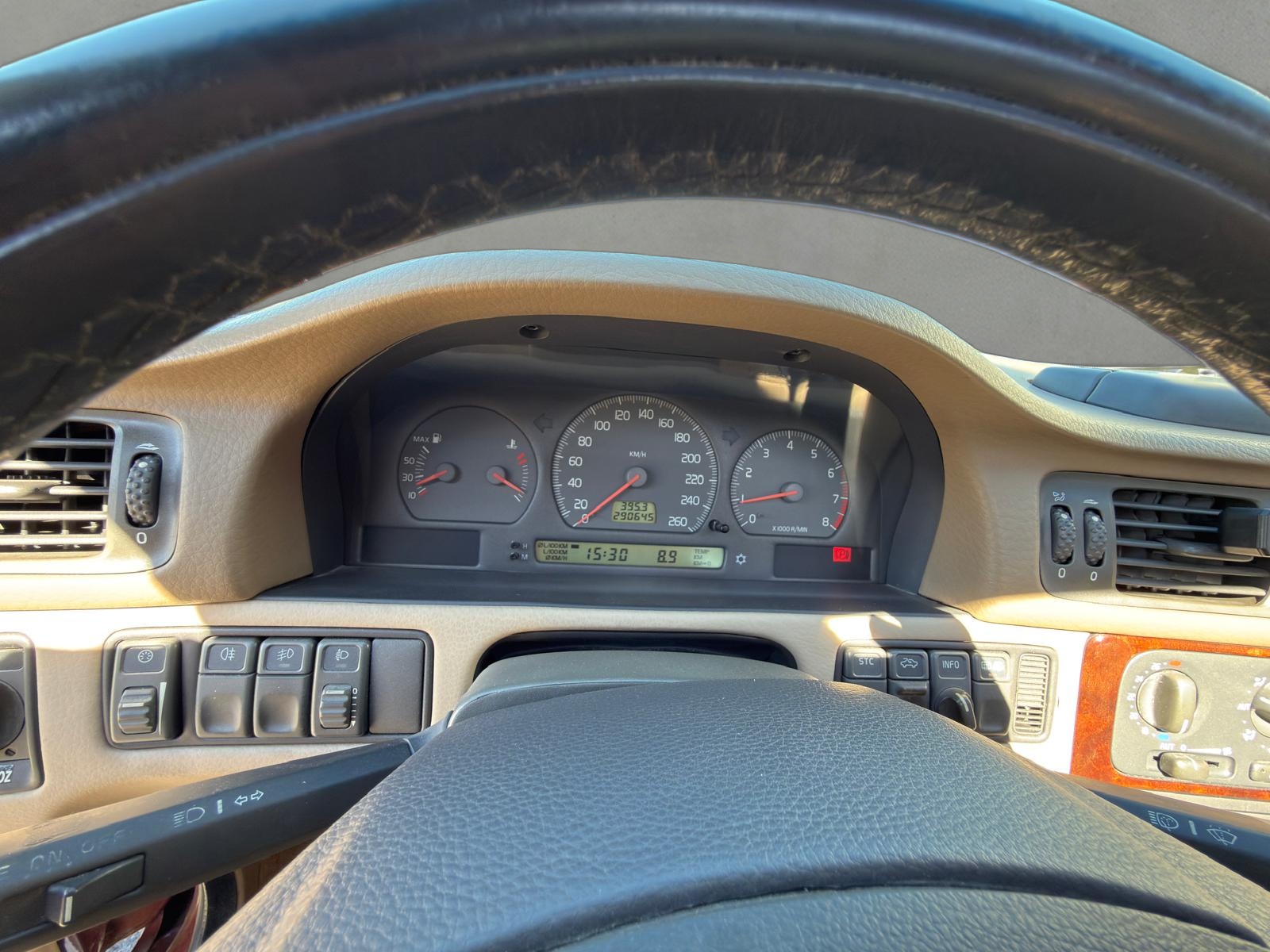 VOLVO C70 T5-image-4