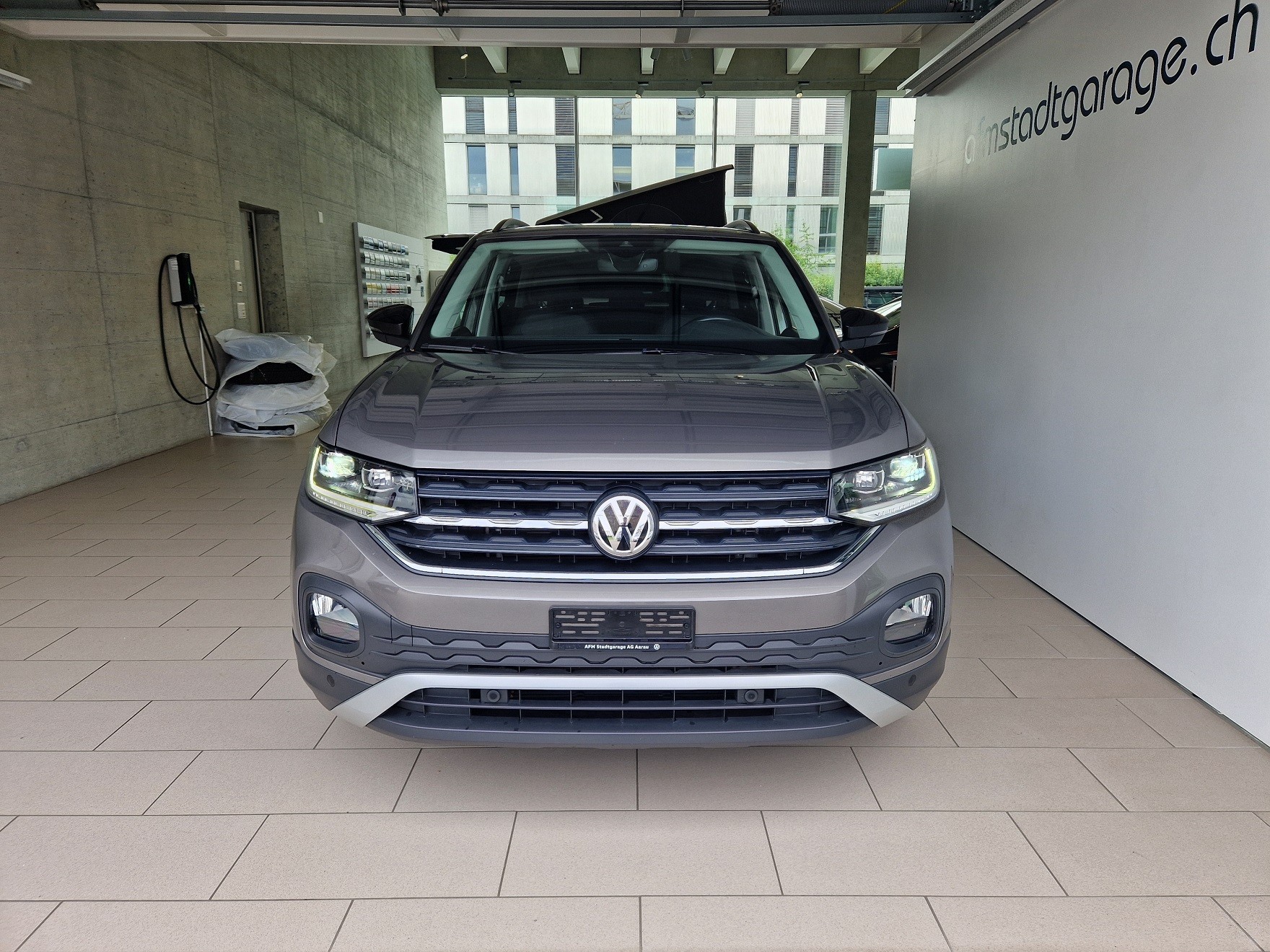 VW T-Cross 1.0 TSI Life DSG-showroom-element-1