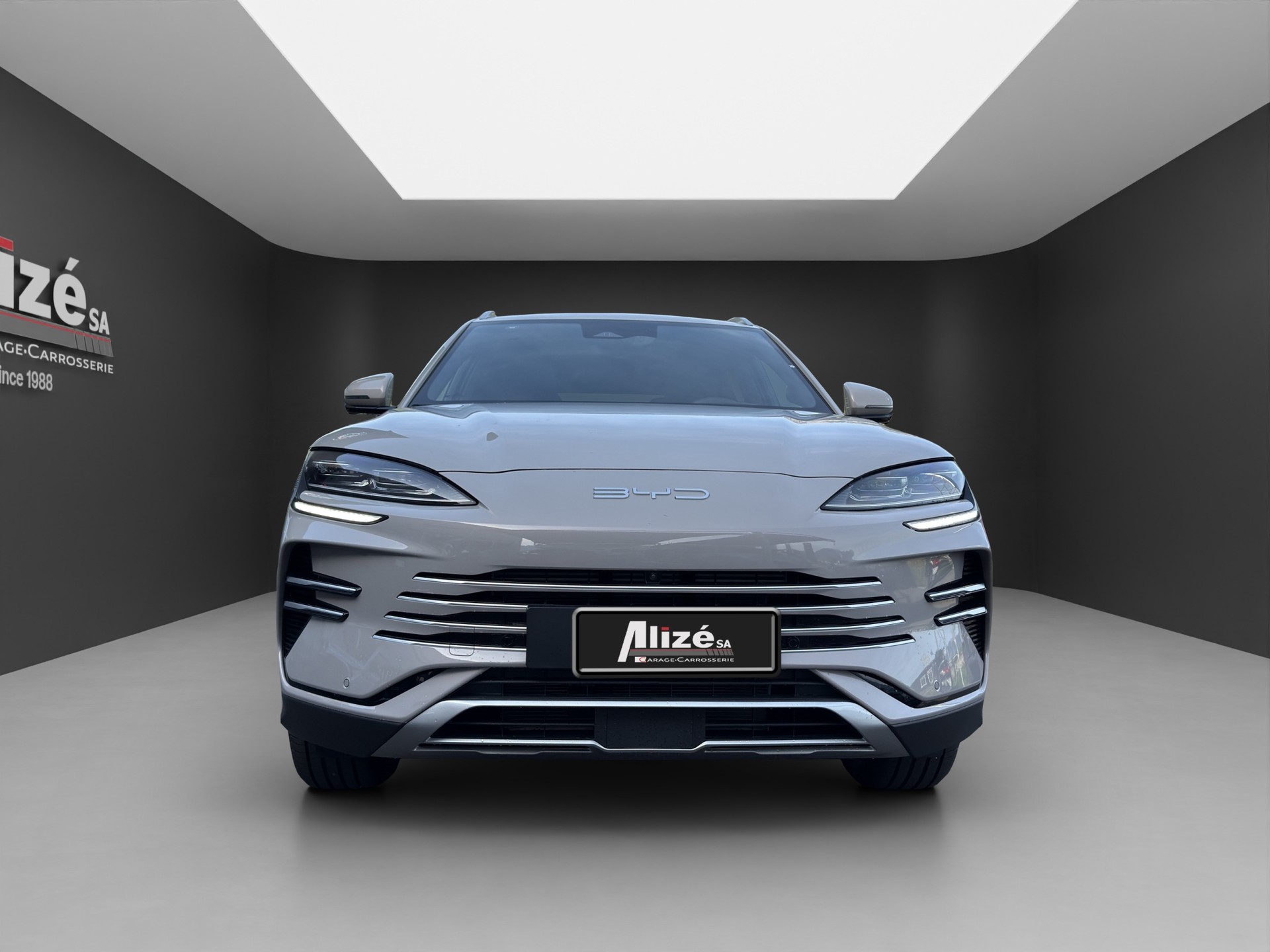 BYD Seal U DM-i Design AWD-showroom-element-1