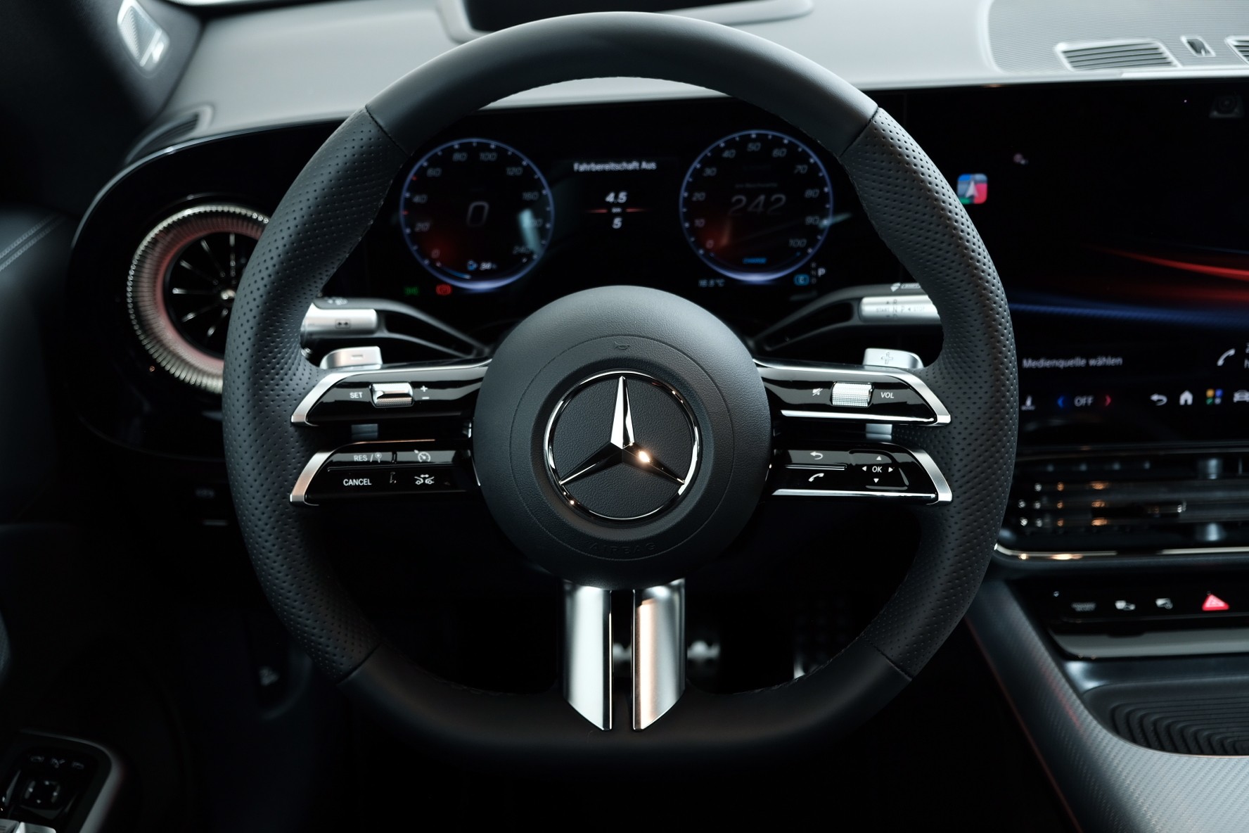 MERCEDES-BENZ CLA 350 AMG Line 4Matic C174-image-7